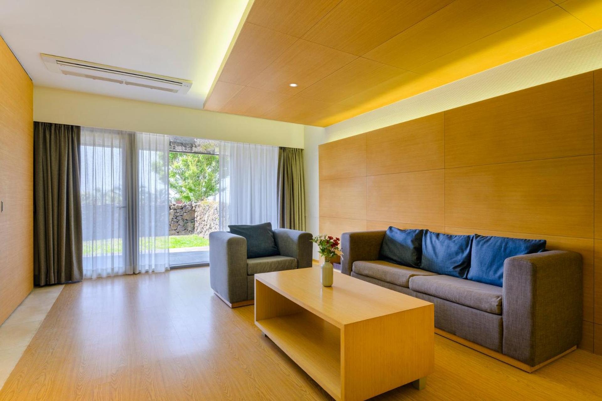 Deluxe Twin with Garden View (Included Breakfast for 2) photo 2