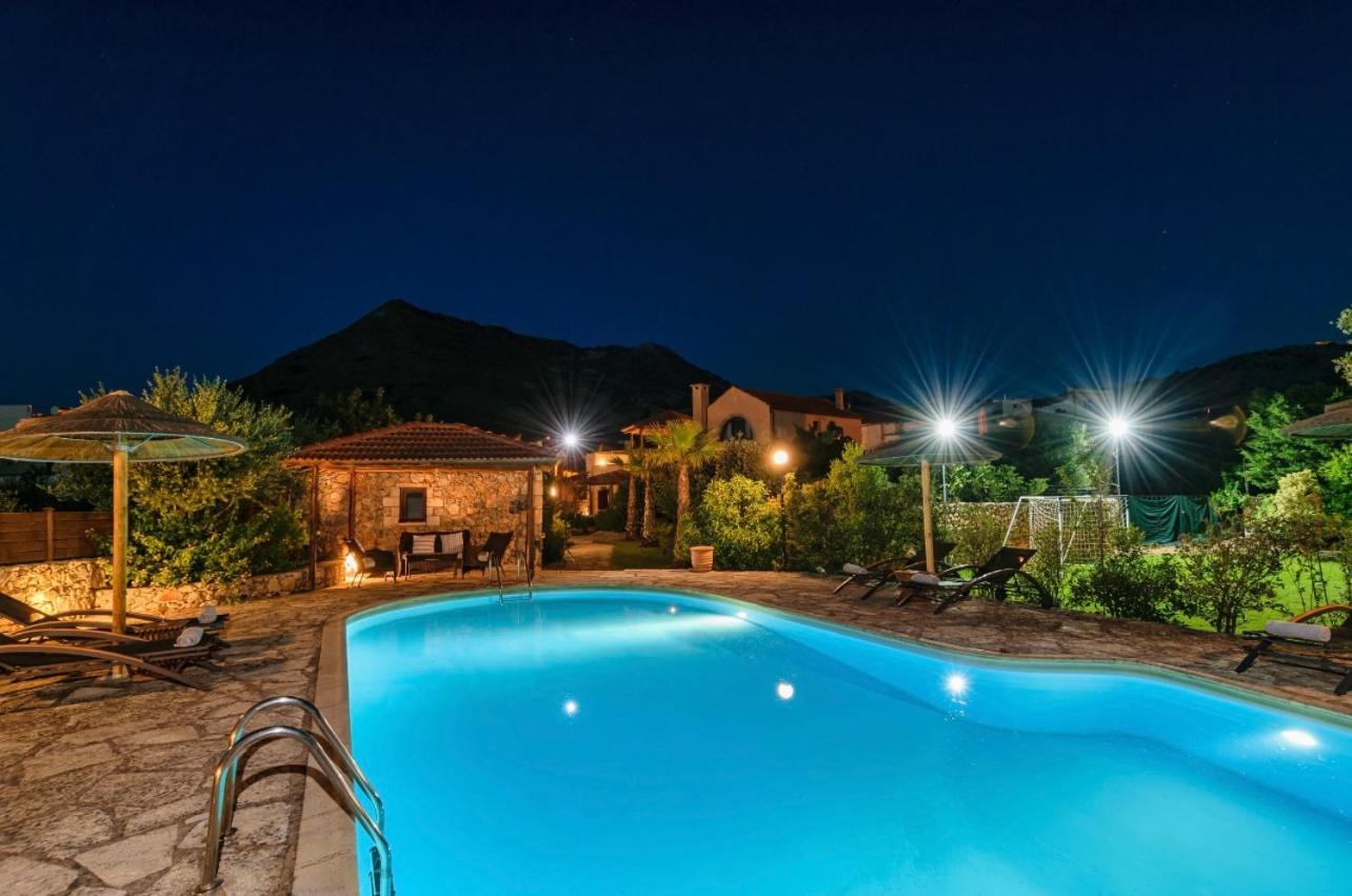Villa with Private Pool photo 2
