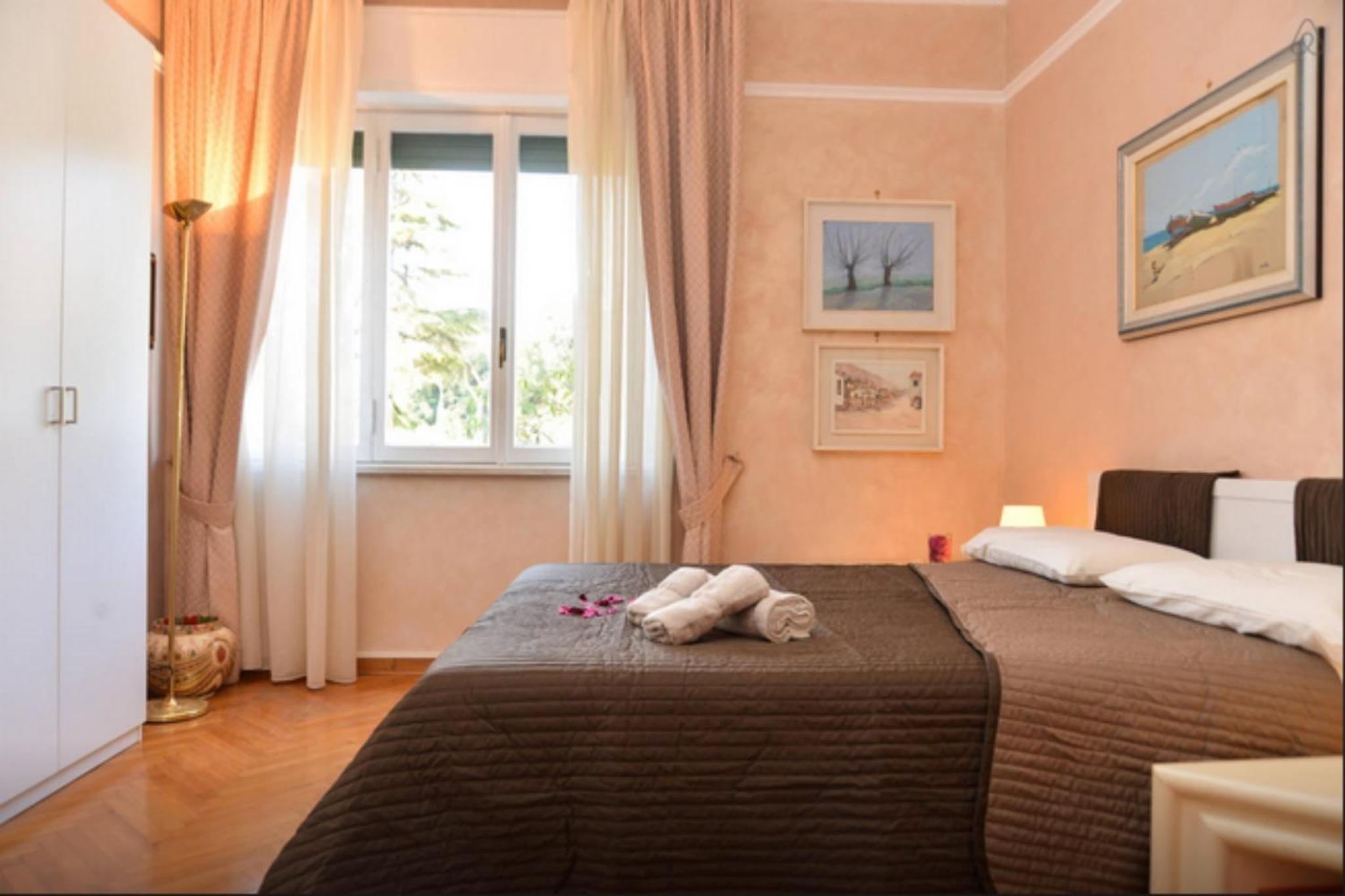 Small Double Room with Shared Bathroom