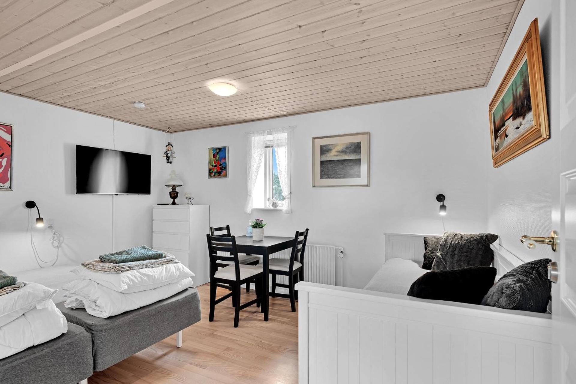 Quadruple Room with Shared Bathroom