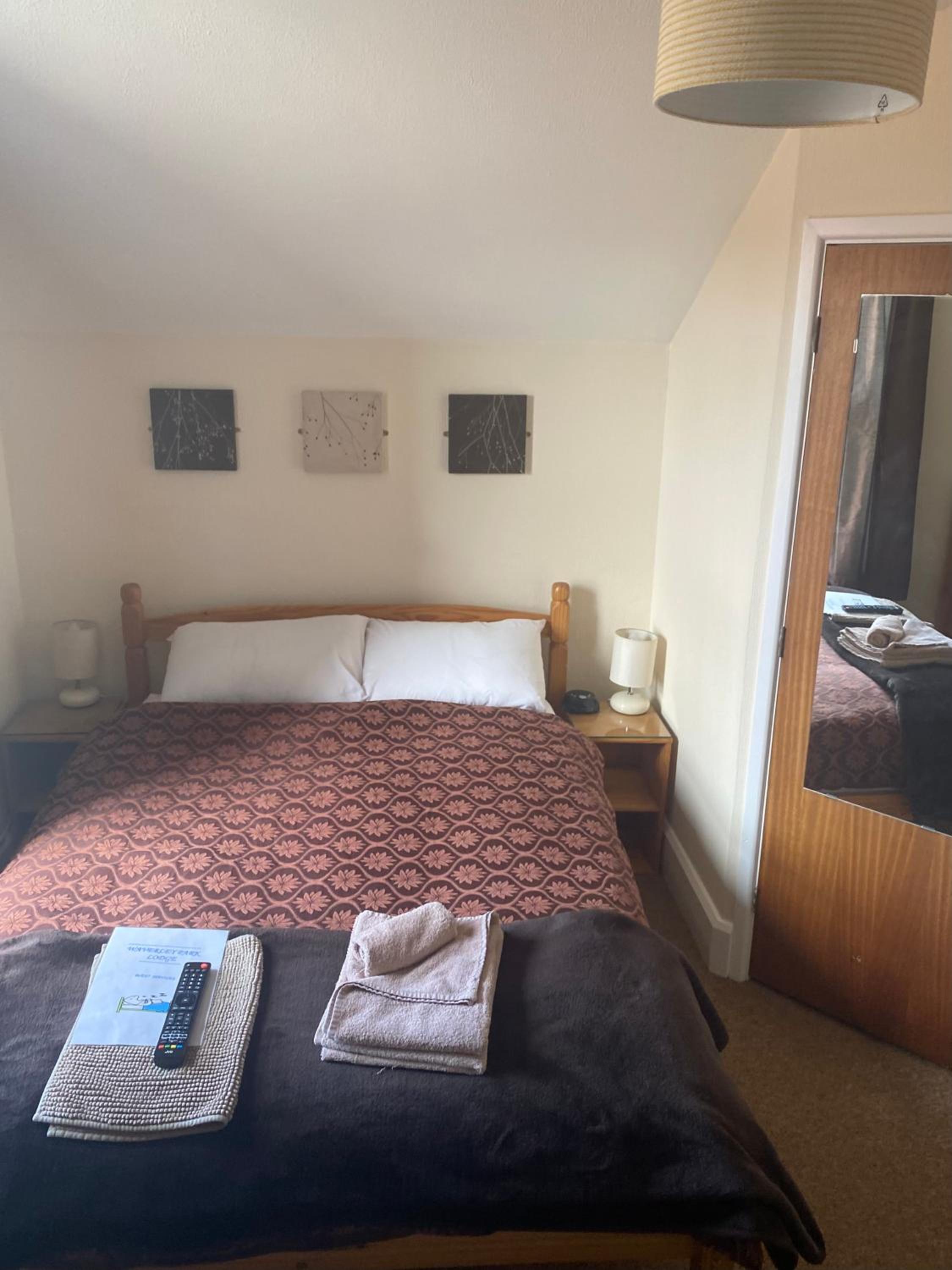 Double Room with Private Bathroom - Photo 3