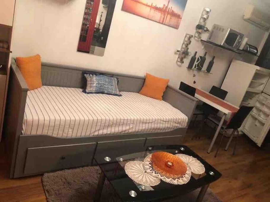 One-Bedroom Apartment