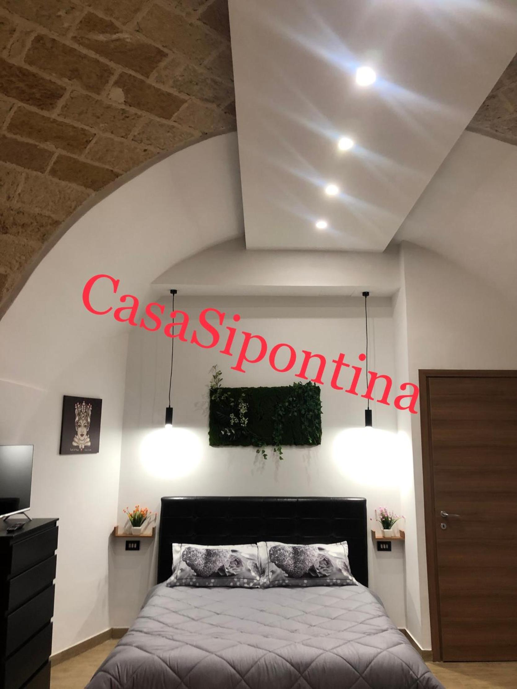 One-Bedroom House - Photo 19