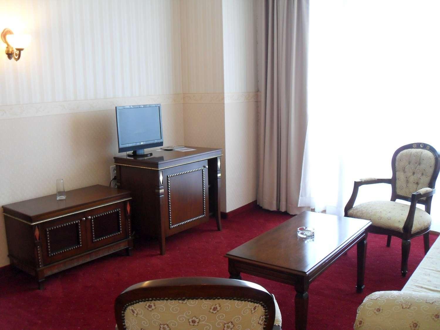 Apartment with Balcony photo 1