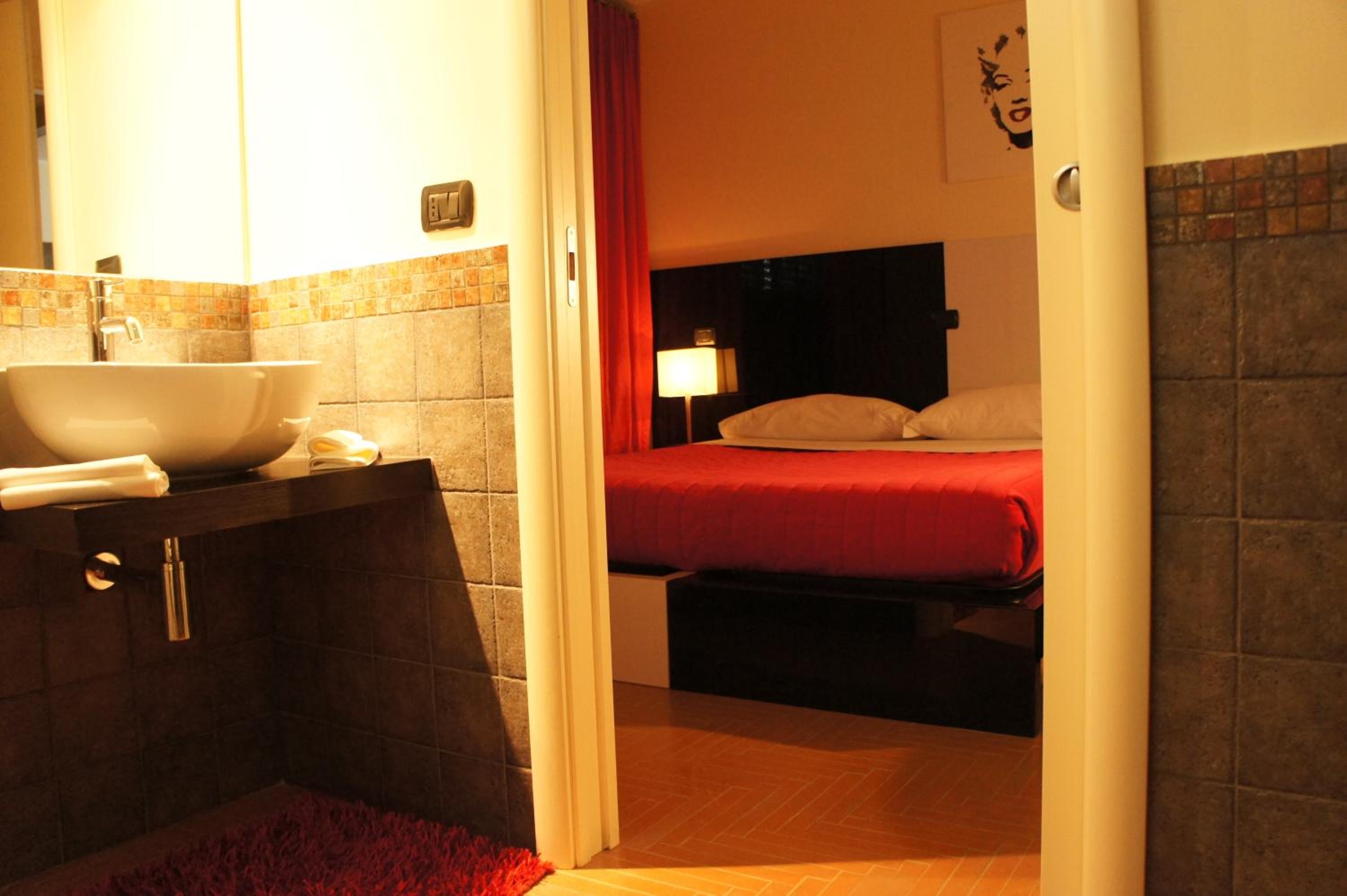 Double or Twin Room - Photo 14
