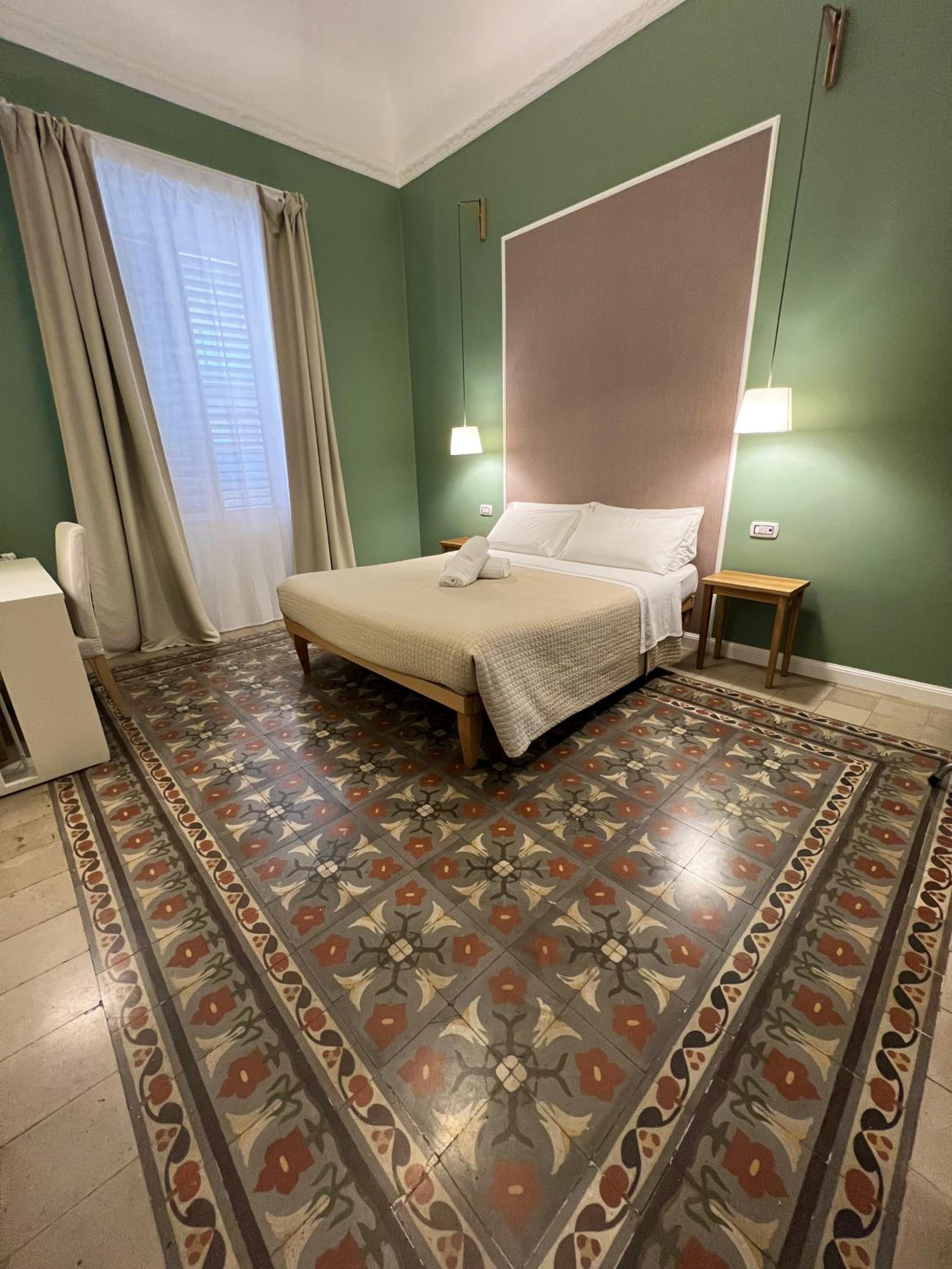 Suite with Spa Bath - Photo 1