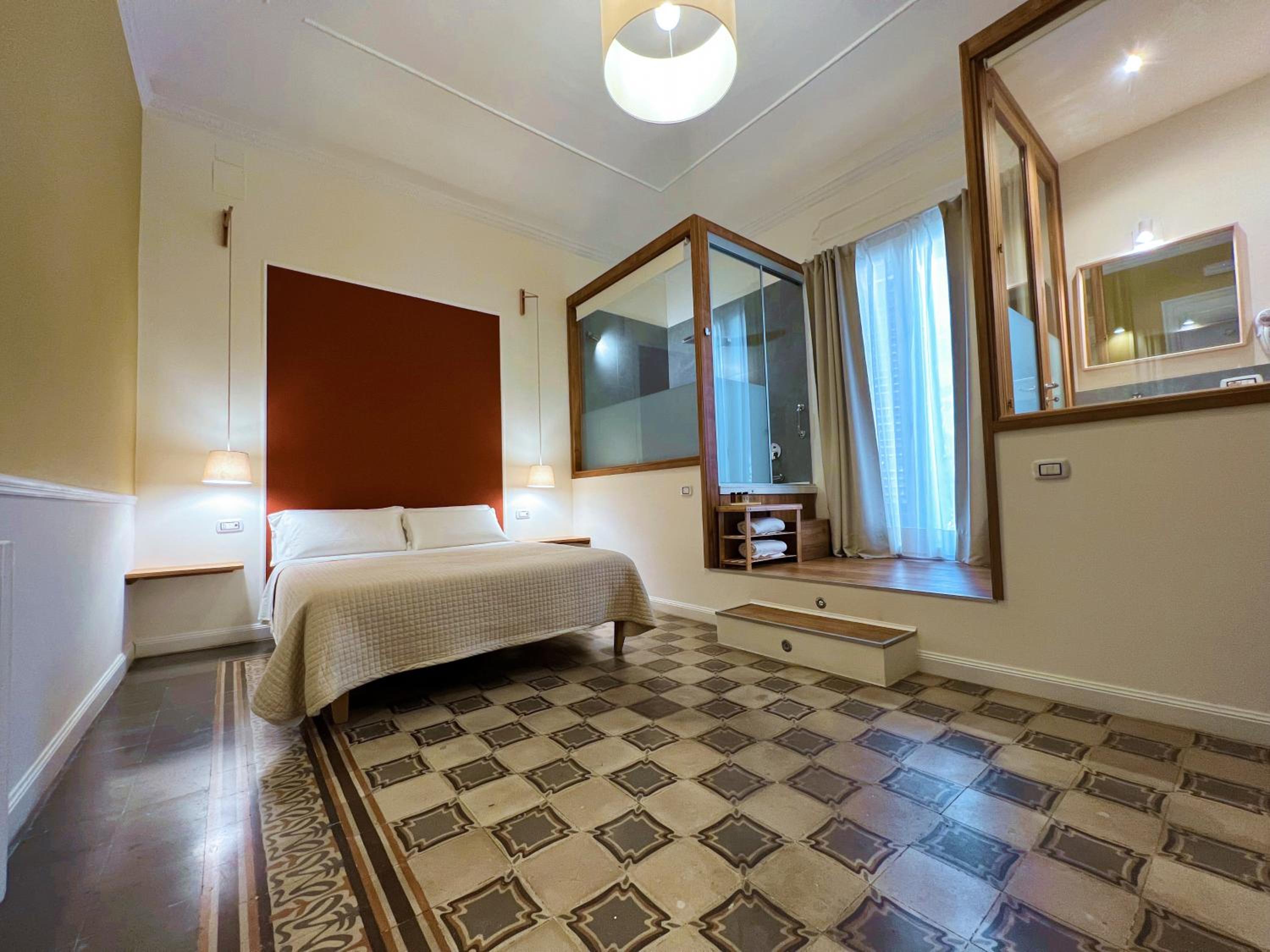 Junior Suite with Spa Bath - Photo 3