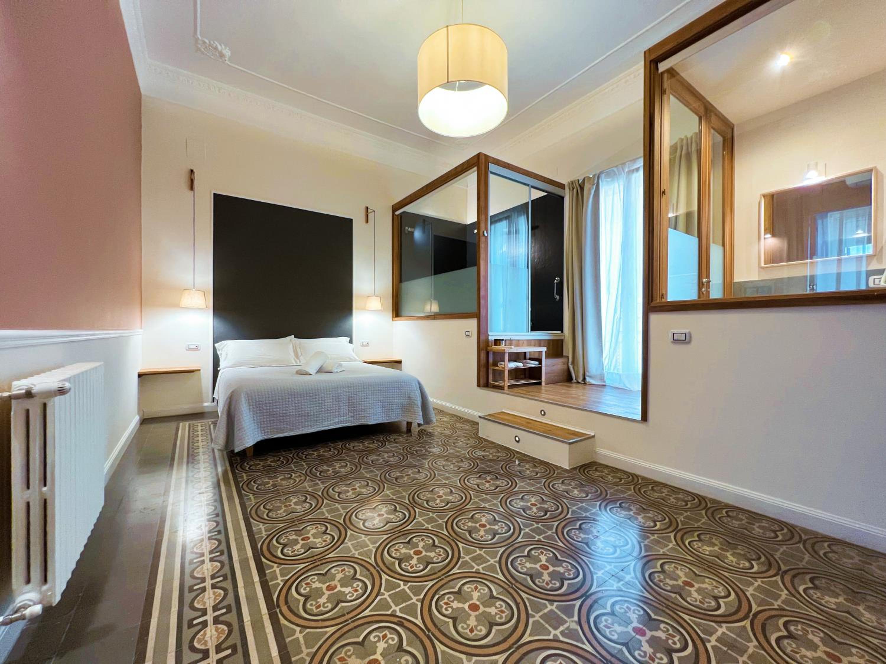 Junior Suite with Spa Bath - Photo 2