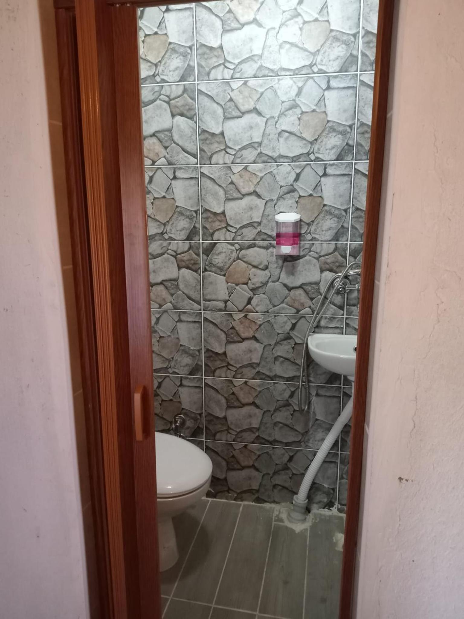 Quadruple Room with Bathroom - Photo 5