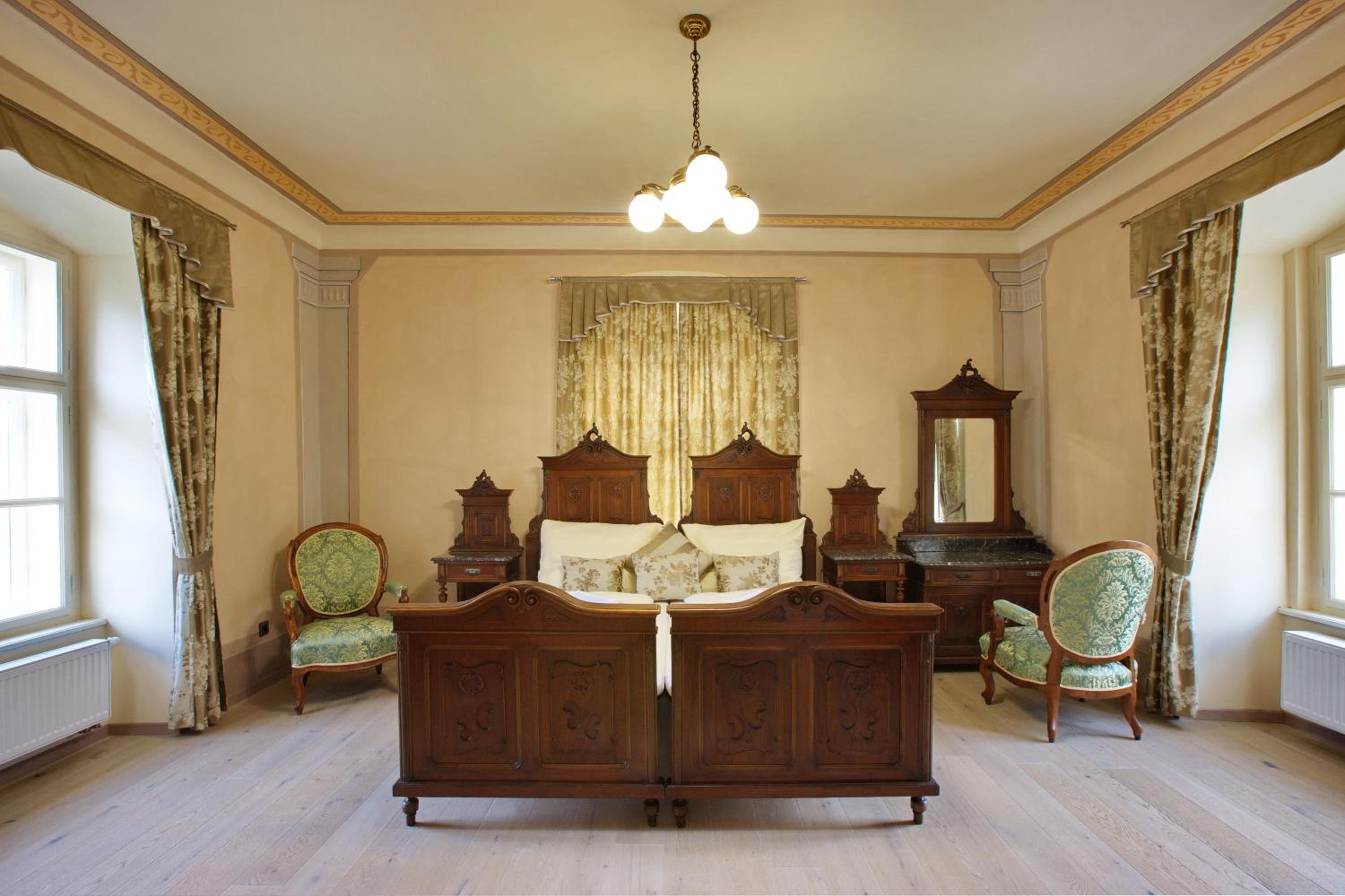 Deluxe Apartment