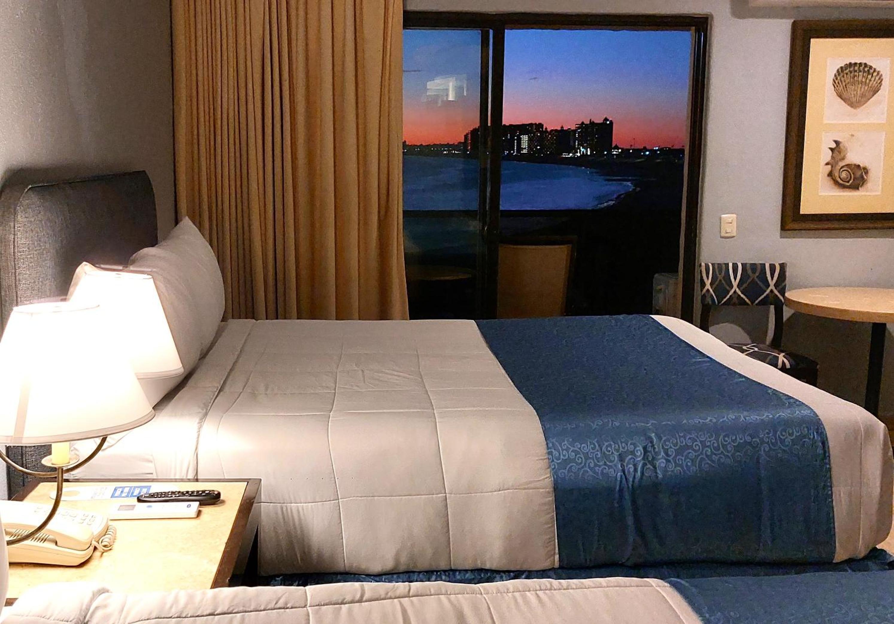 Superior Suite Sea View with Balcony 2 Queen Beds
