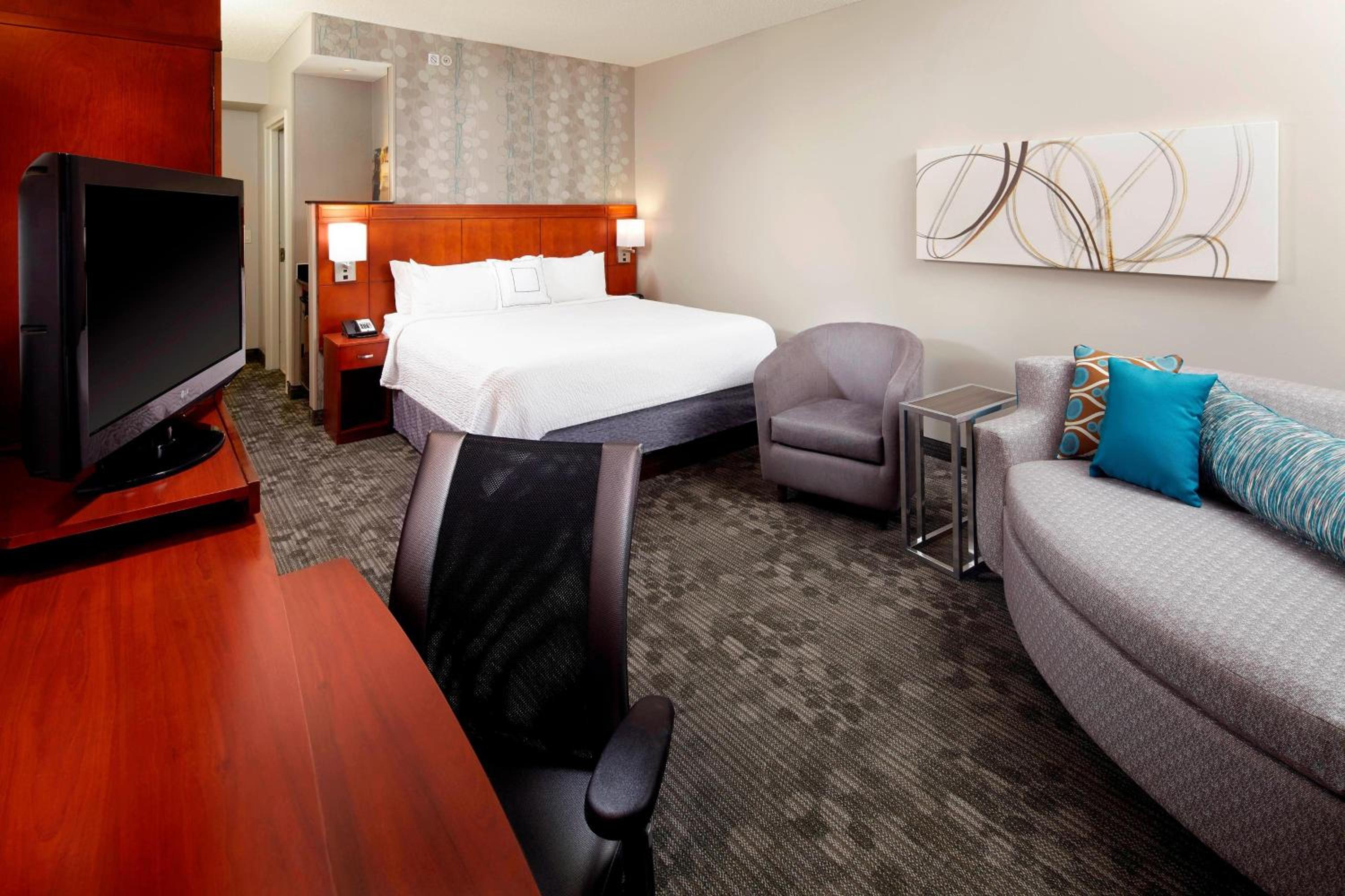 Deluxe King Room - Photo 1