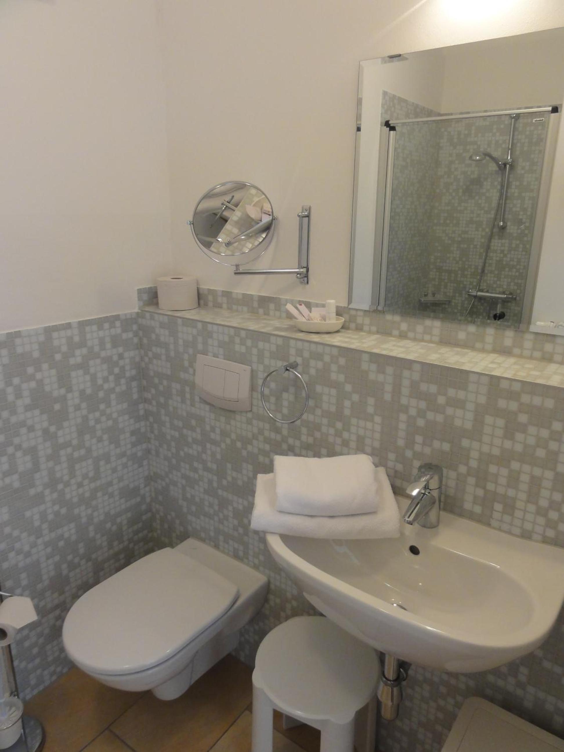 Single Room with Balcony photo 2