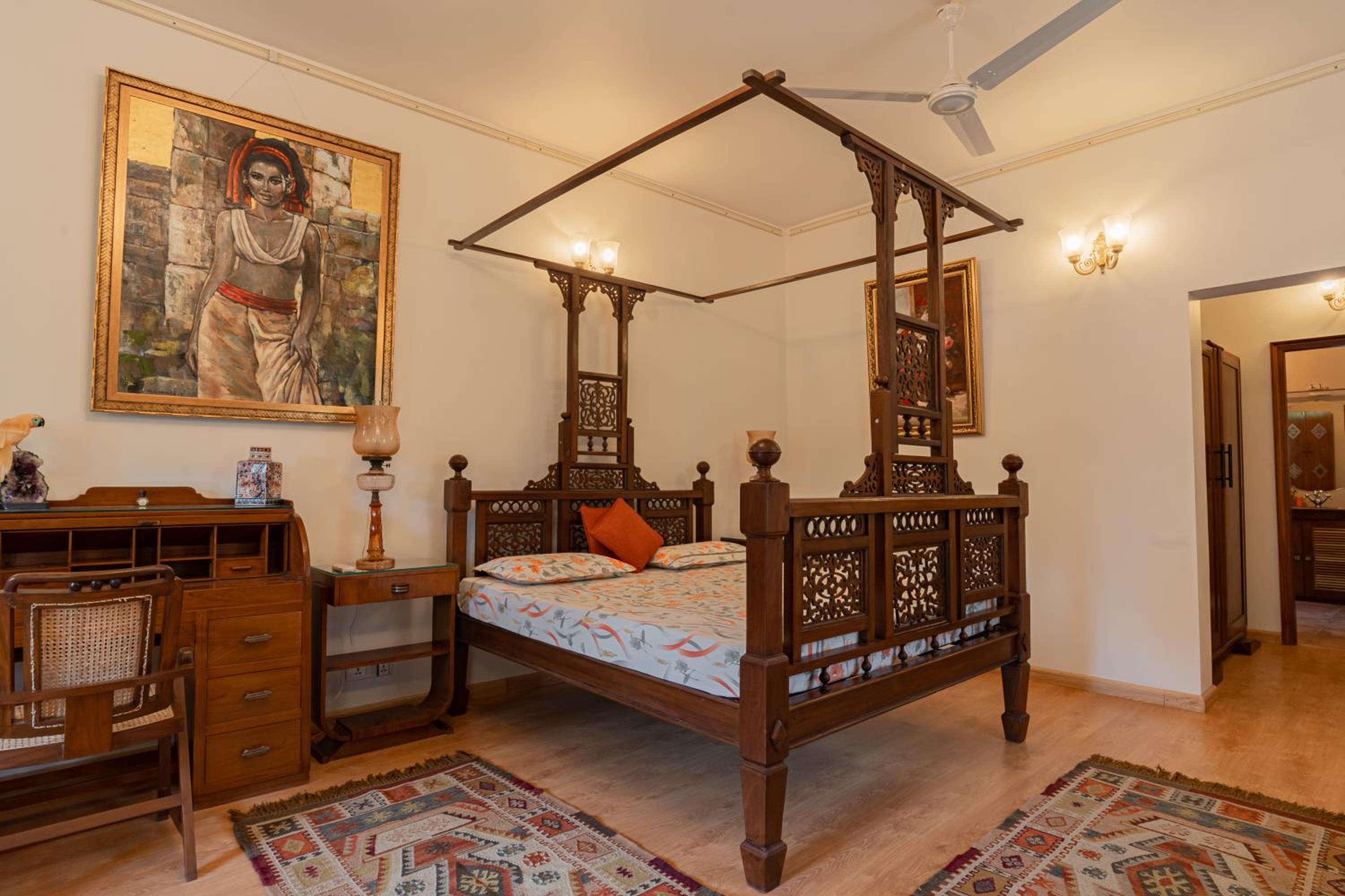 King Room with Balcony - Photo 1