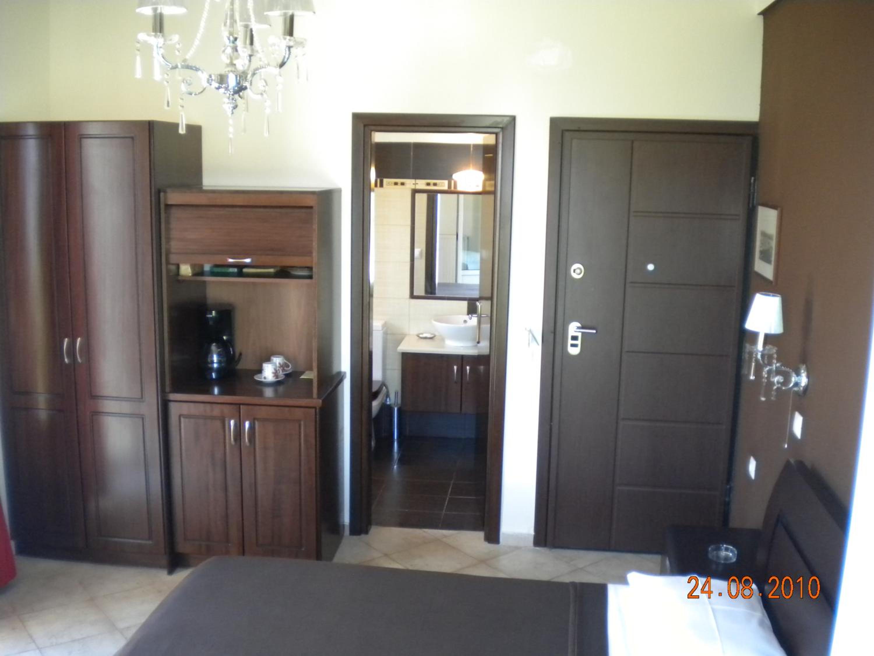 Double Room with Sea View - Photo 11