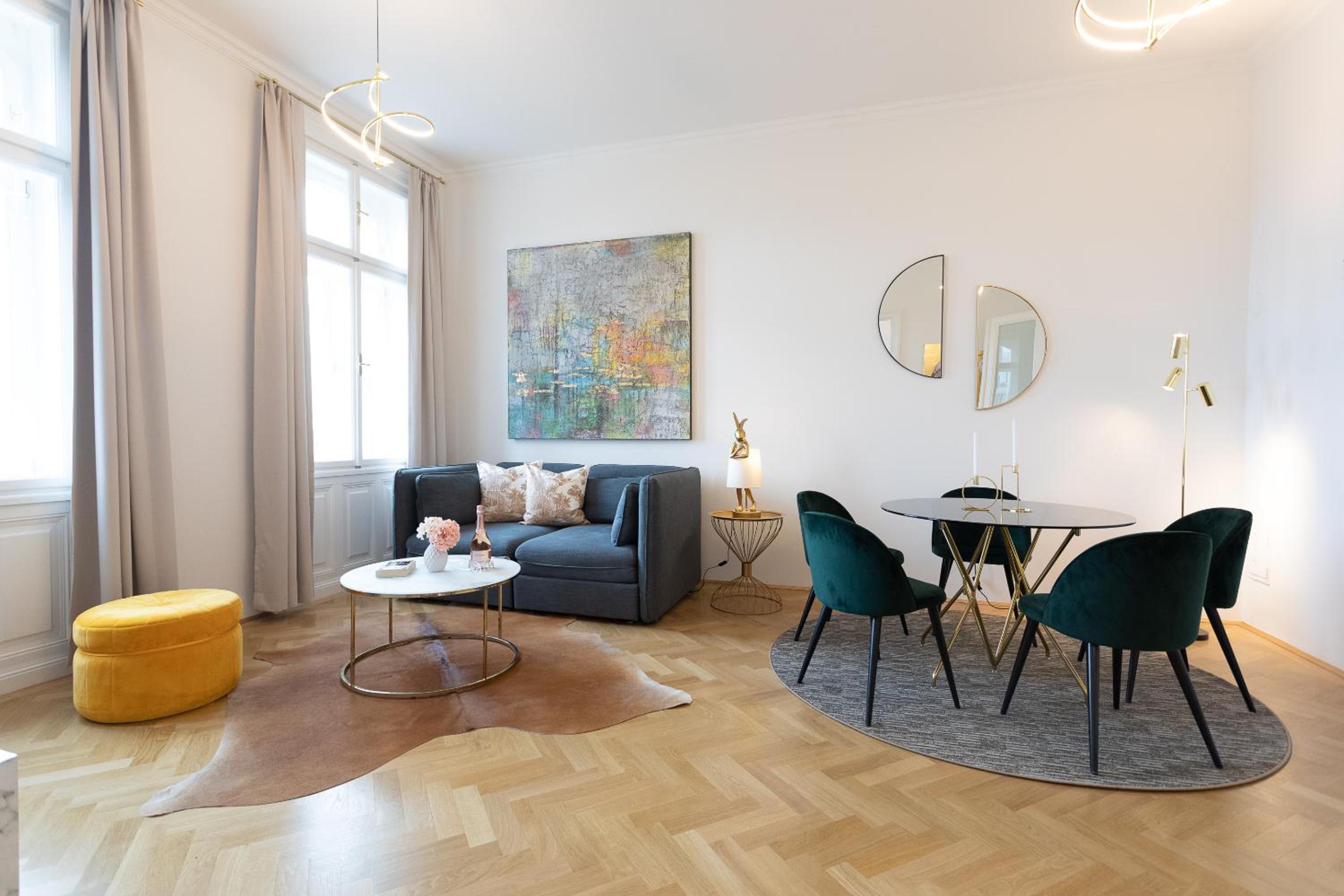 Deluxe King Suite