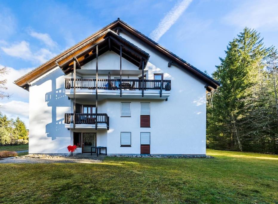 Three-Bedroom Apartment with Balcony photo 1