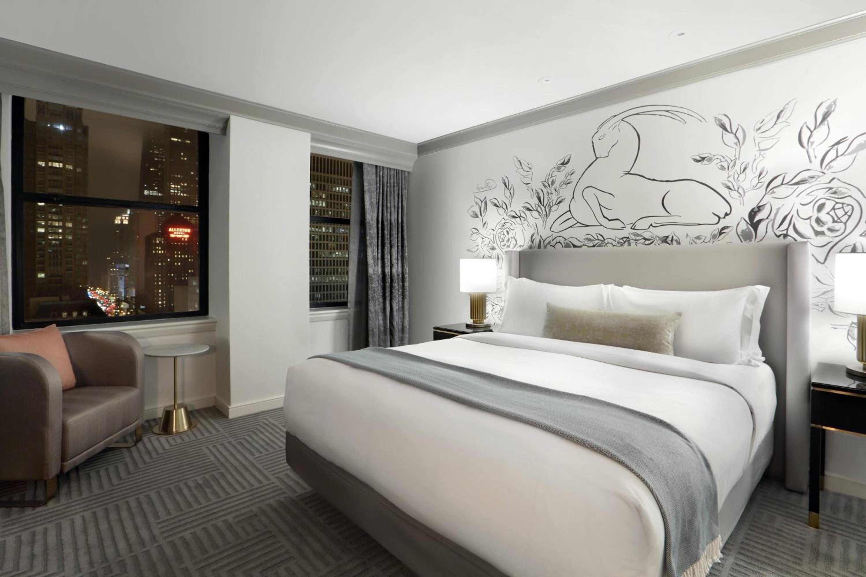 Guest room, 1 King, City view - Photo 3