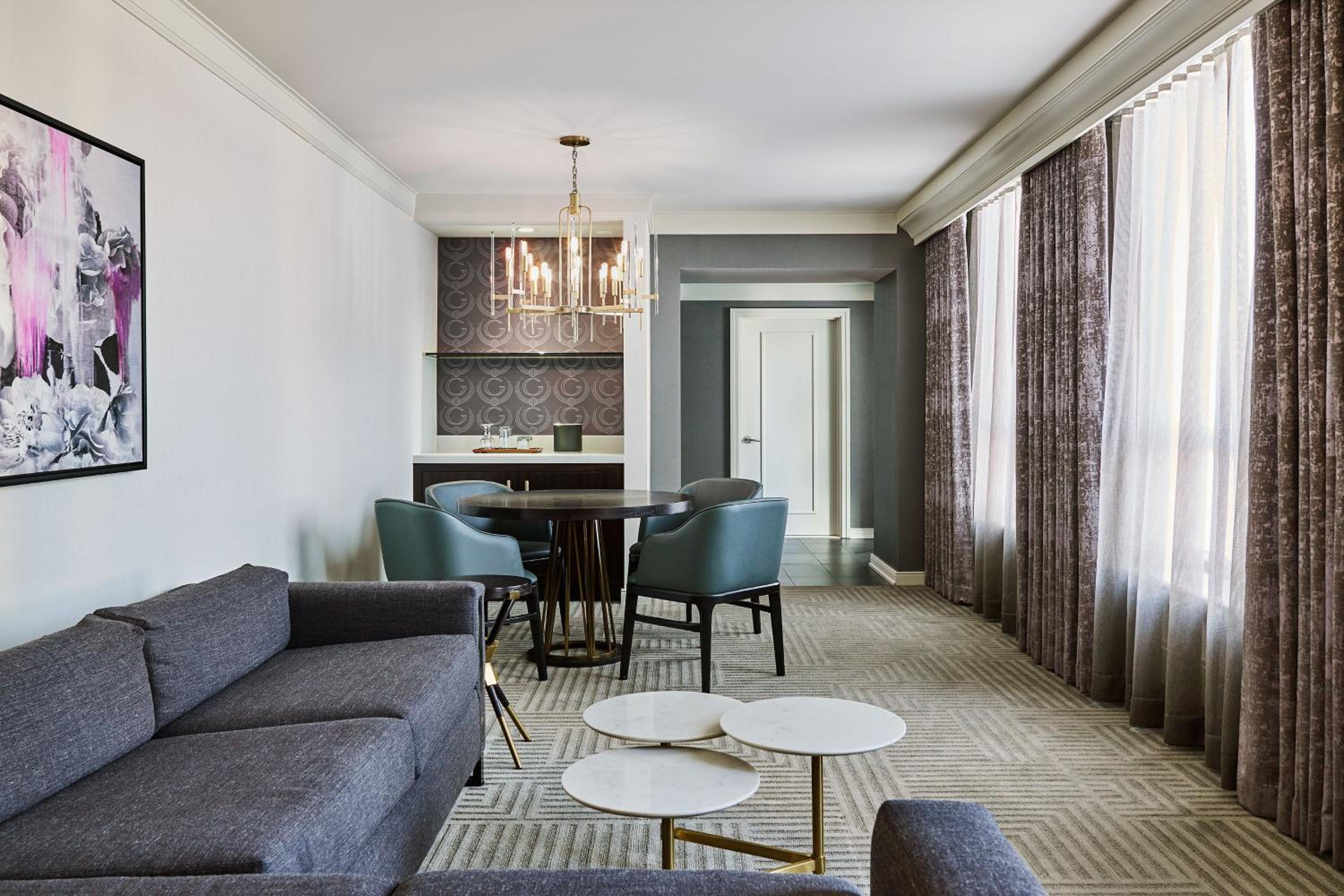 Suite, 1 King, Sofa bed