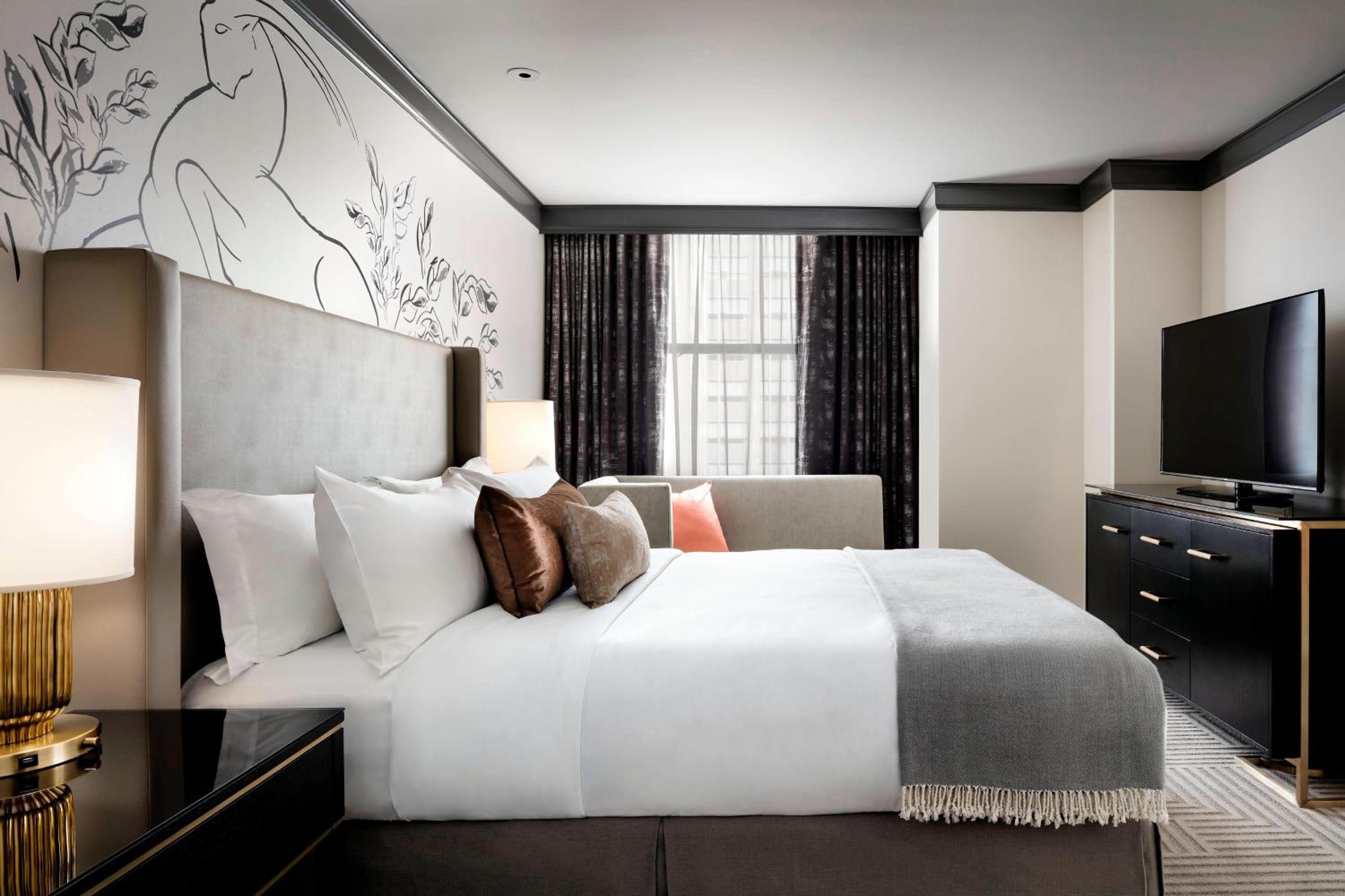 Suite, 1 King, Sofa bed, Gulf front