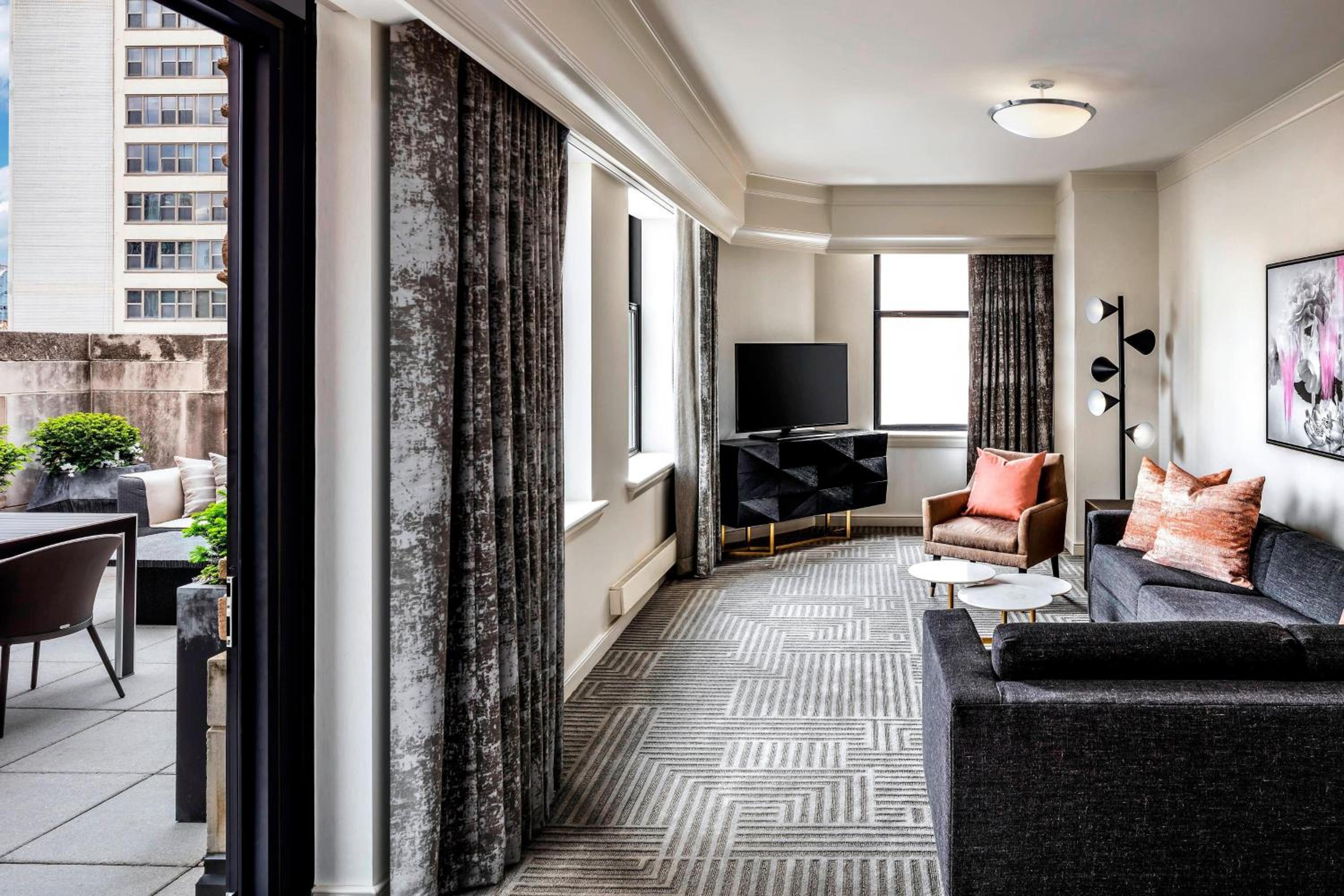 Terrace, Suite, 1 King, Sofa bed, City view