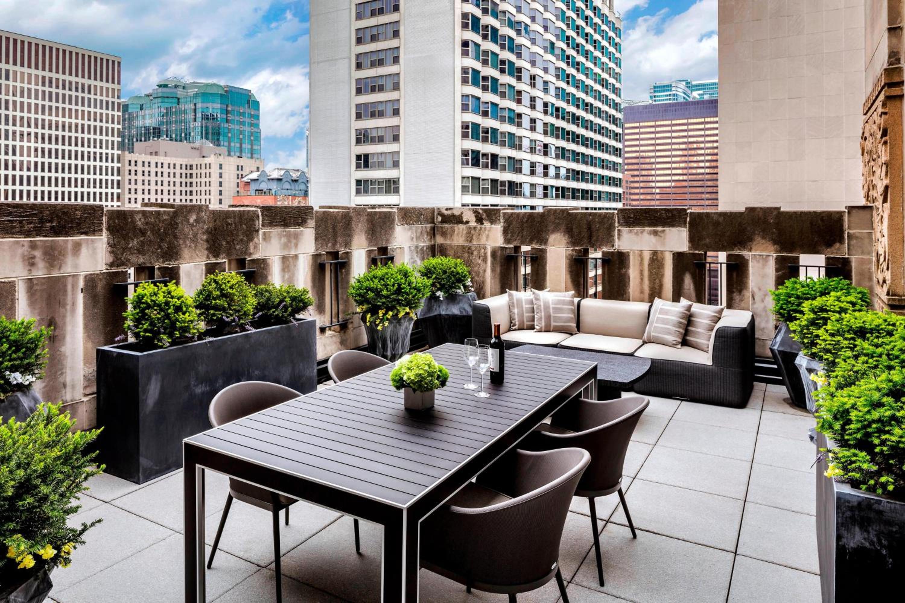 Terrace, Suite, 1 King, Sofa bed, City view