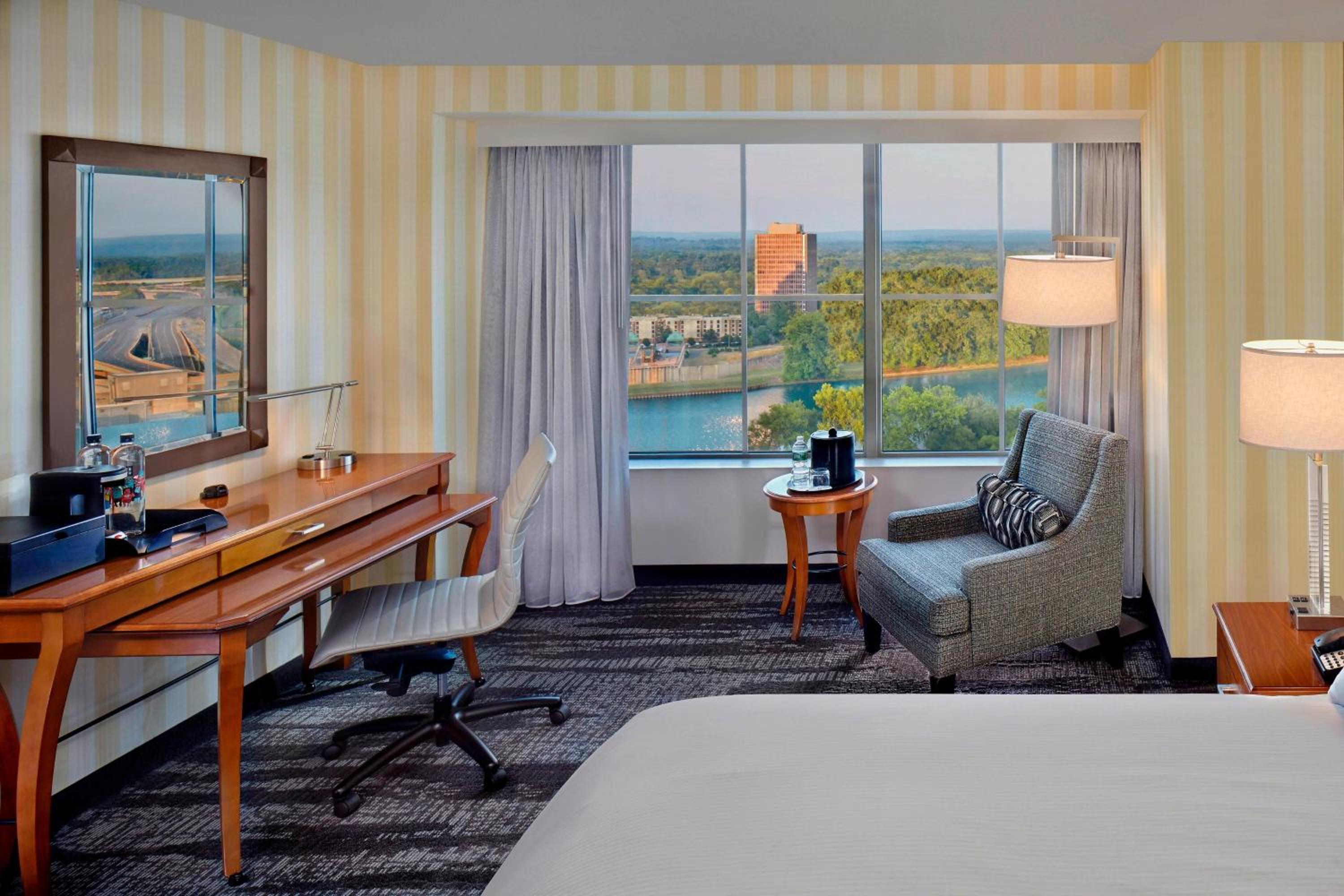 Double Room with Two Double Beds - Concierge Level - Photo 6