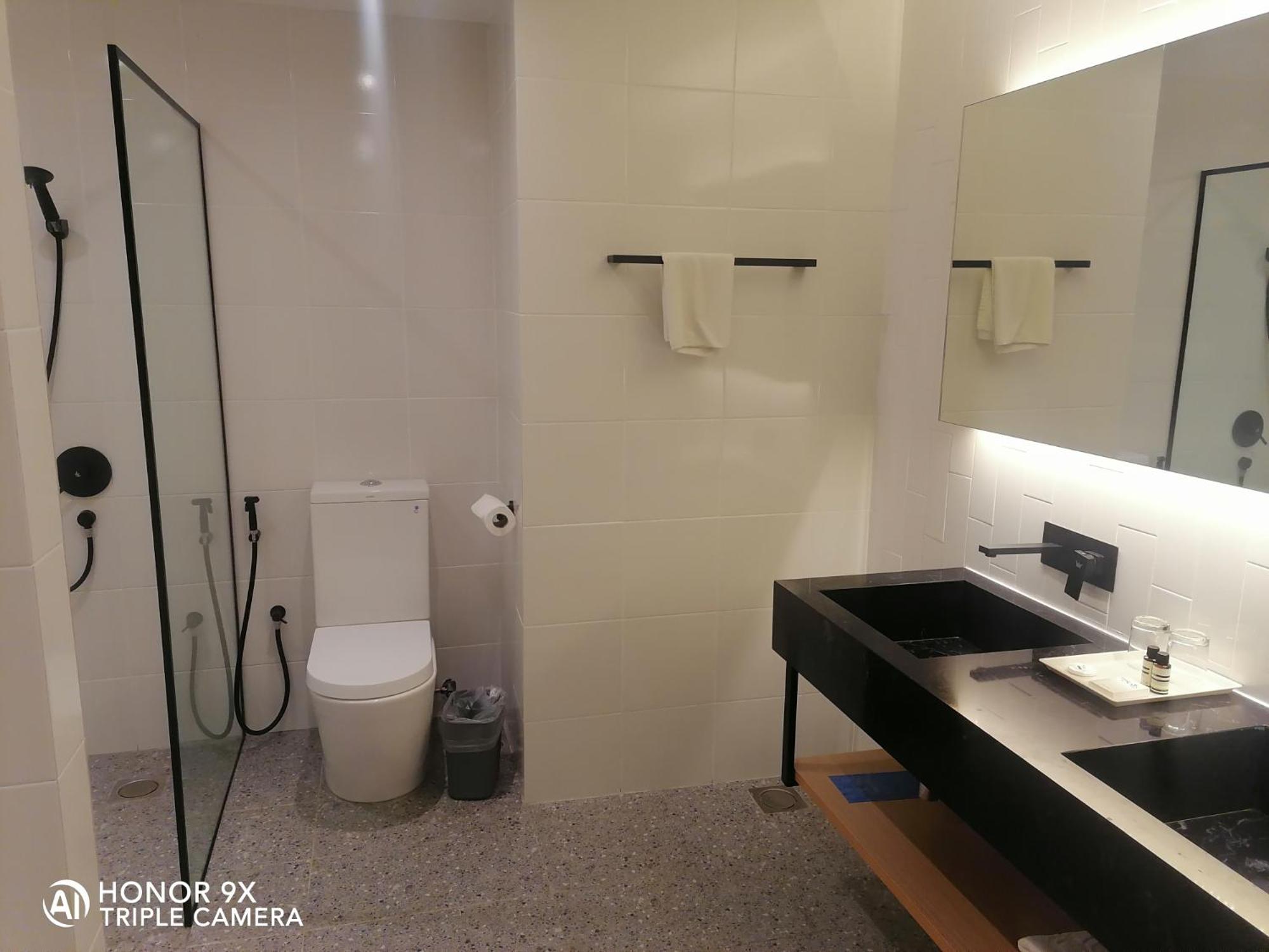 New Renovated Room - Superior Twin - Photo 1