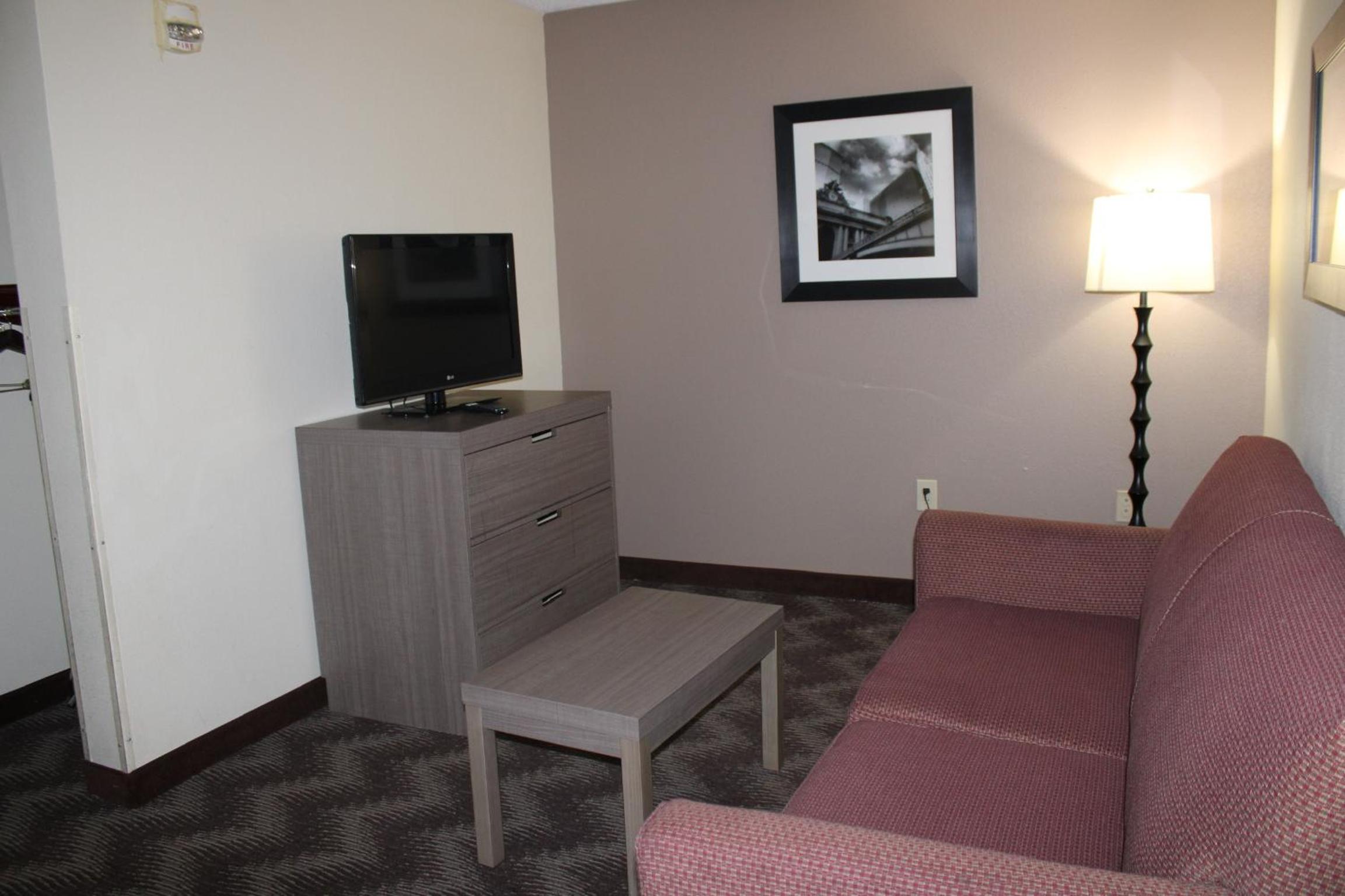 King Suite - Non-Smoking - Photo 11