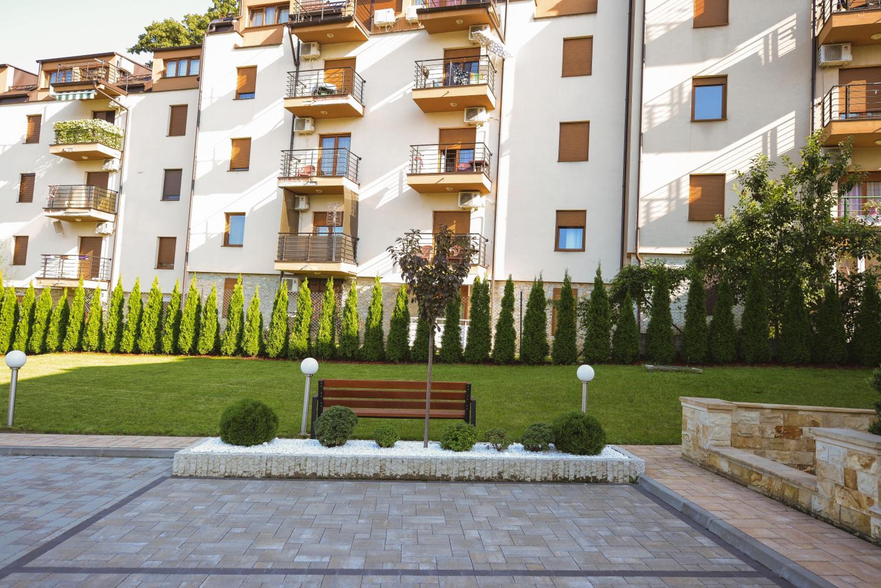 Apartment with Balcony photo 3