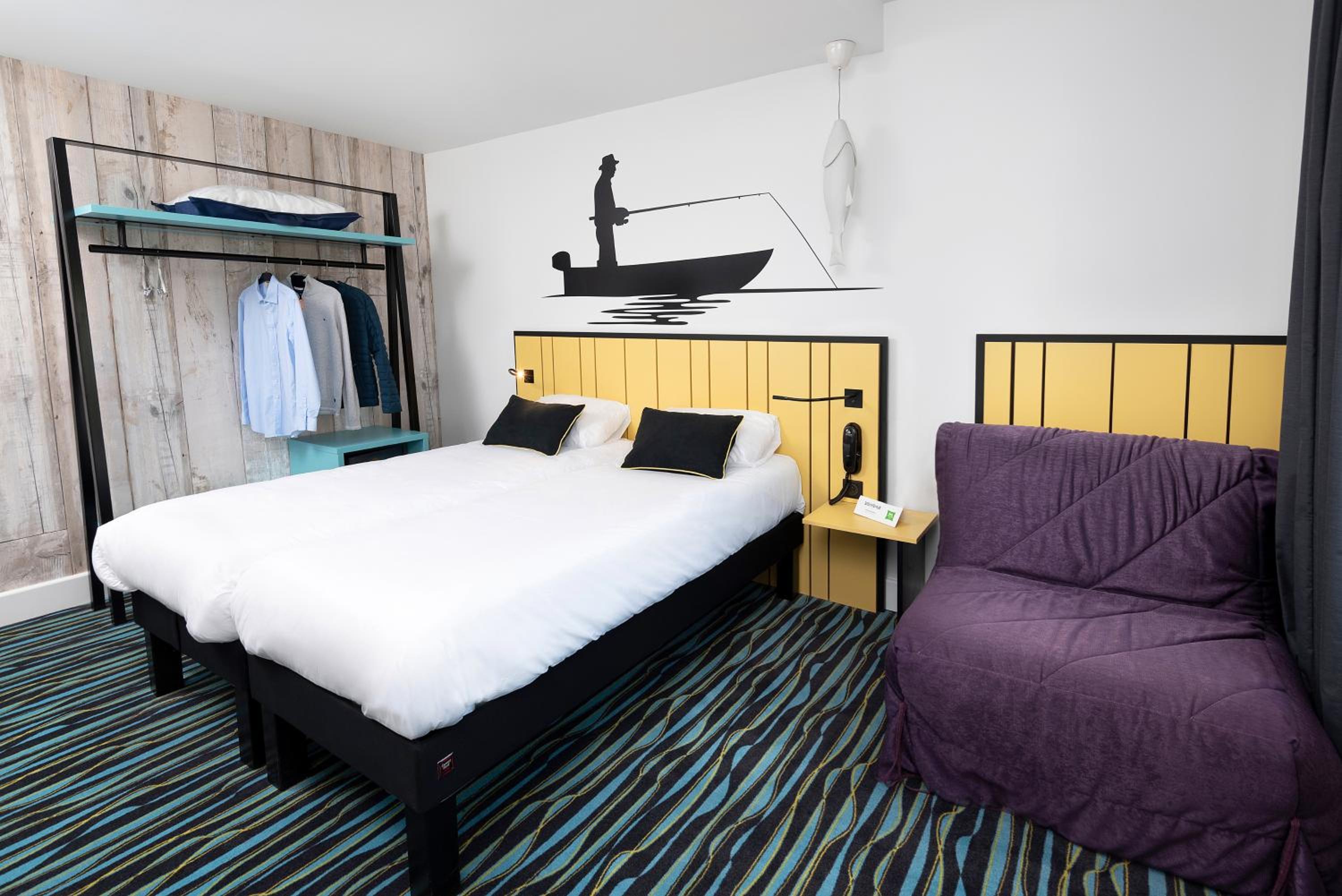Standard Double Room with One Double and One Single Bed - Non-Smoking - Photo 3