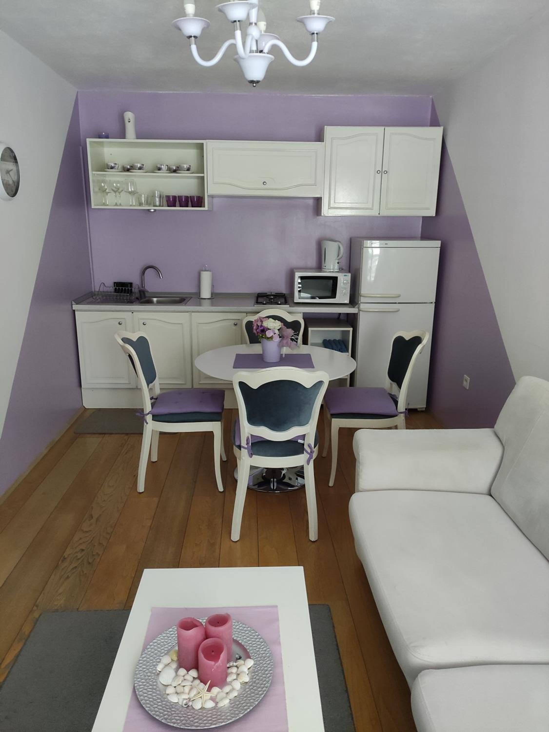 One-Bedroom Apartment - Photo 13