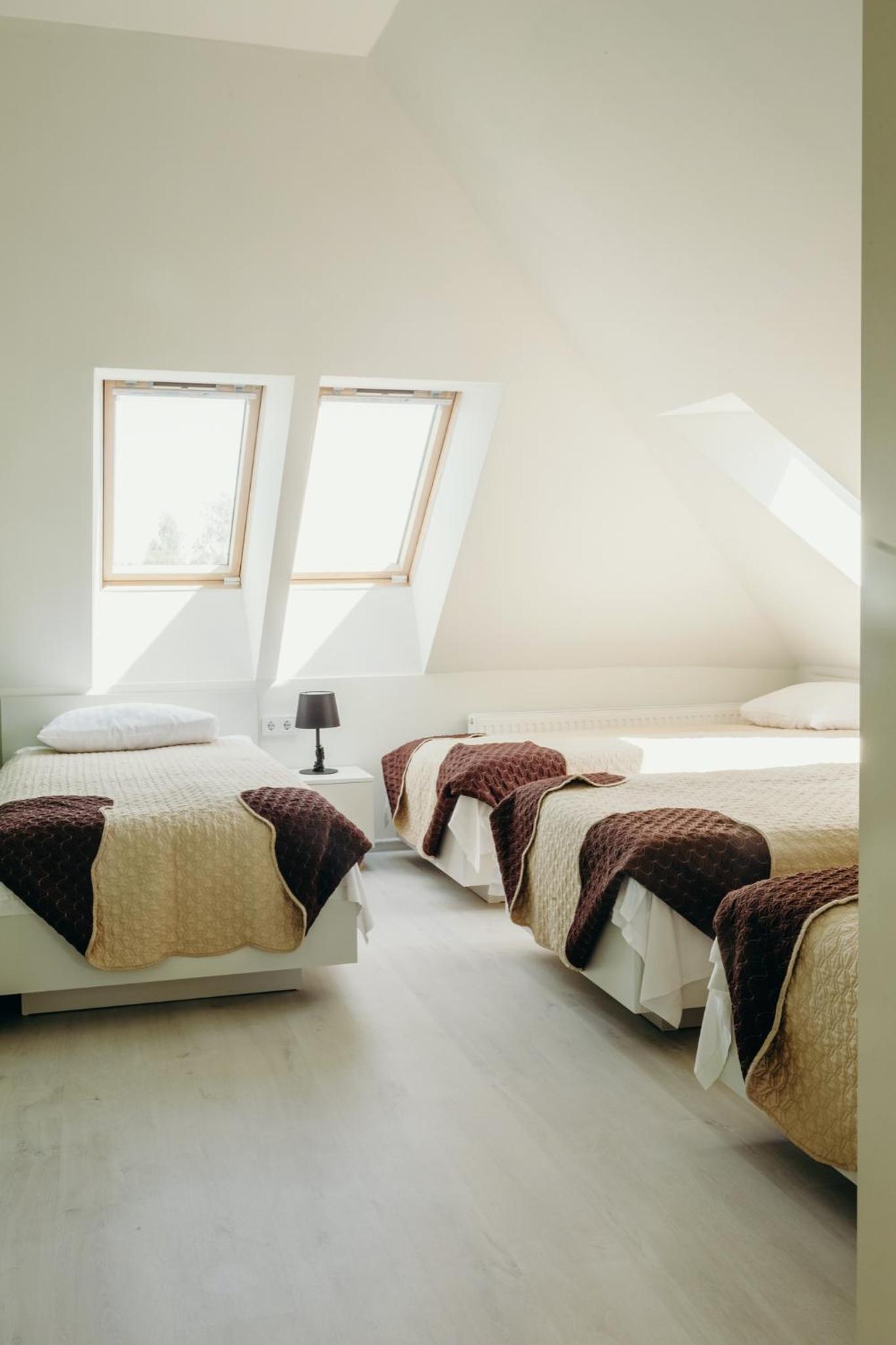 Quadruple Room with Bath - Photo 1