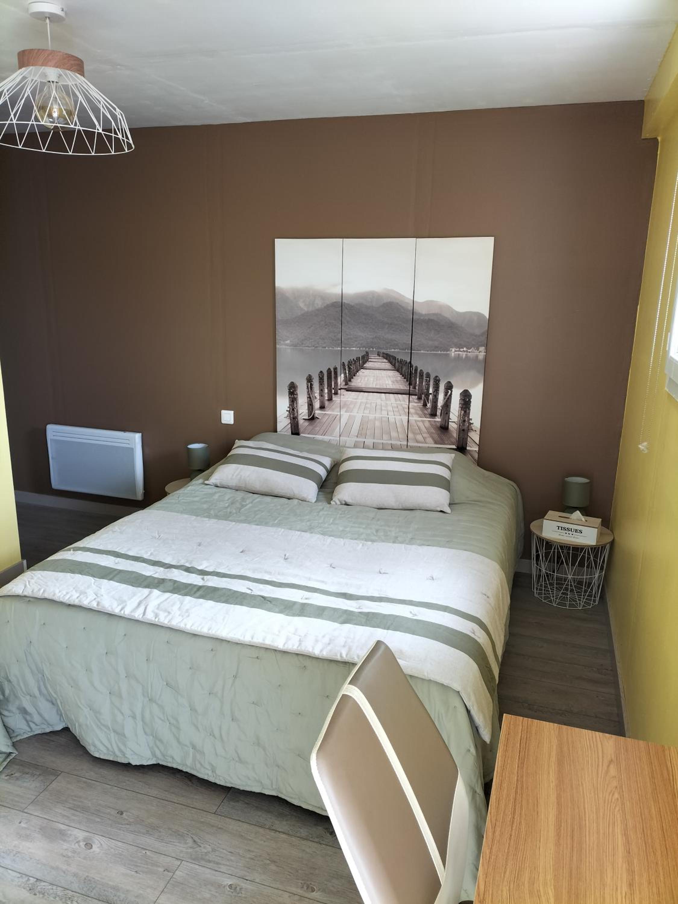 Queen Room photo 1
