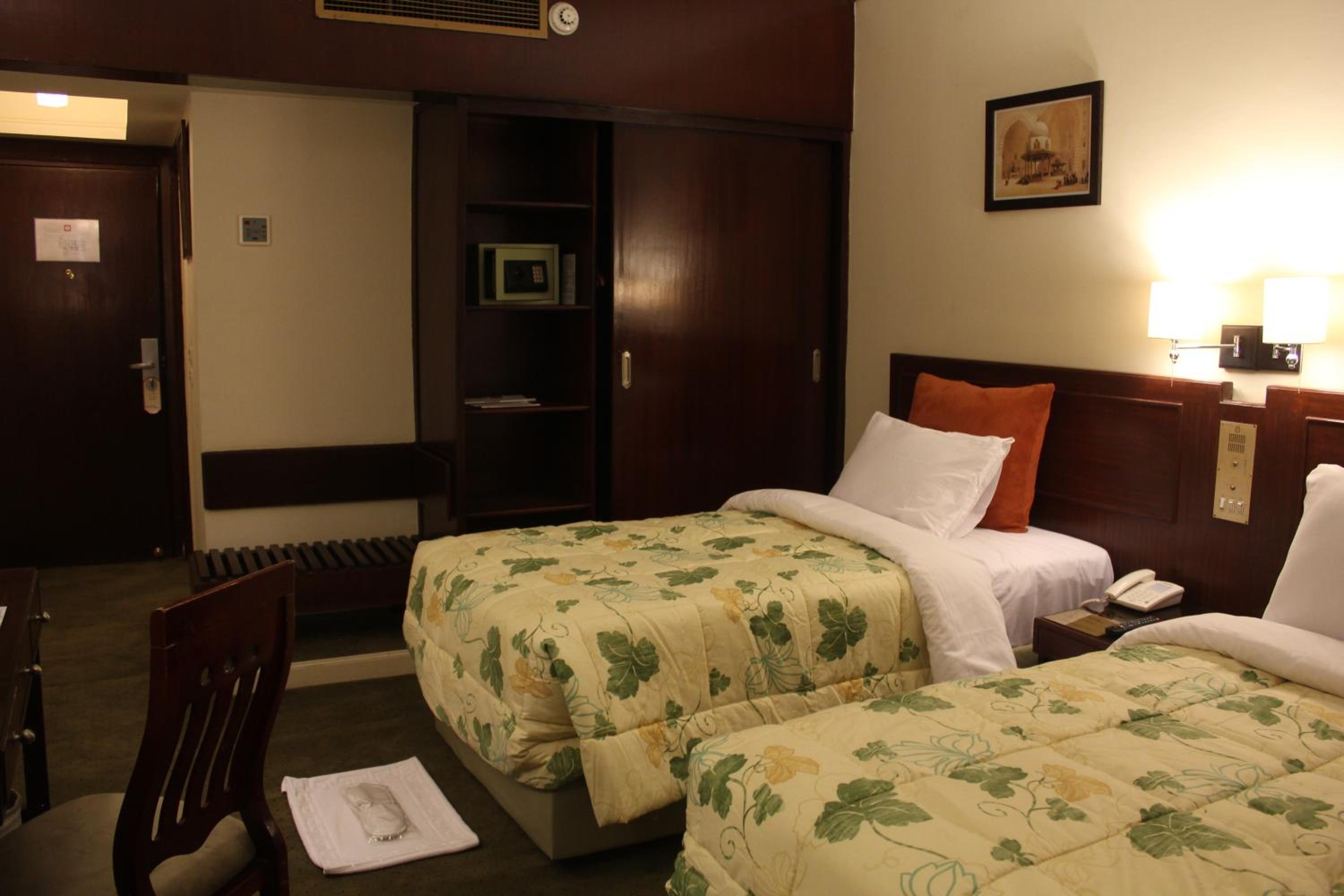 Standard Room With City View photo 3