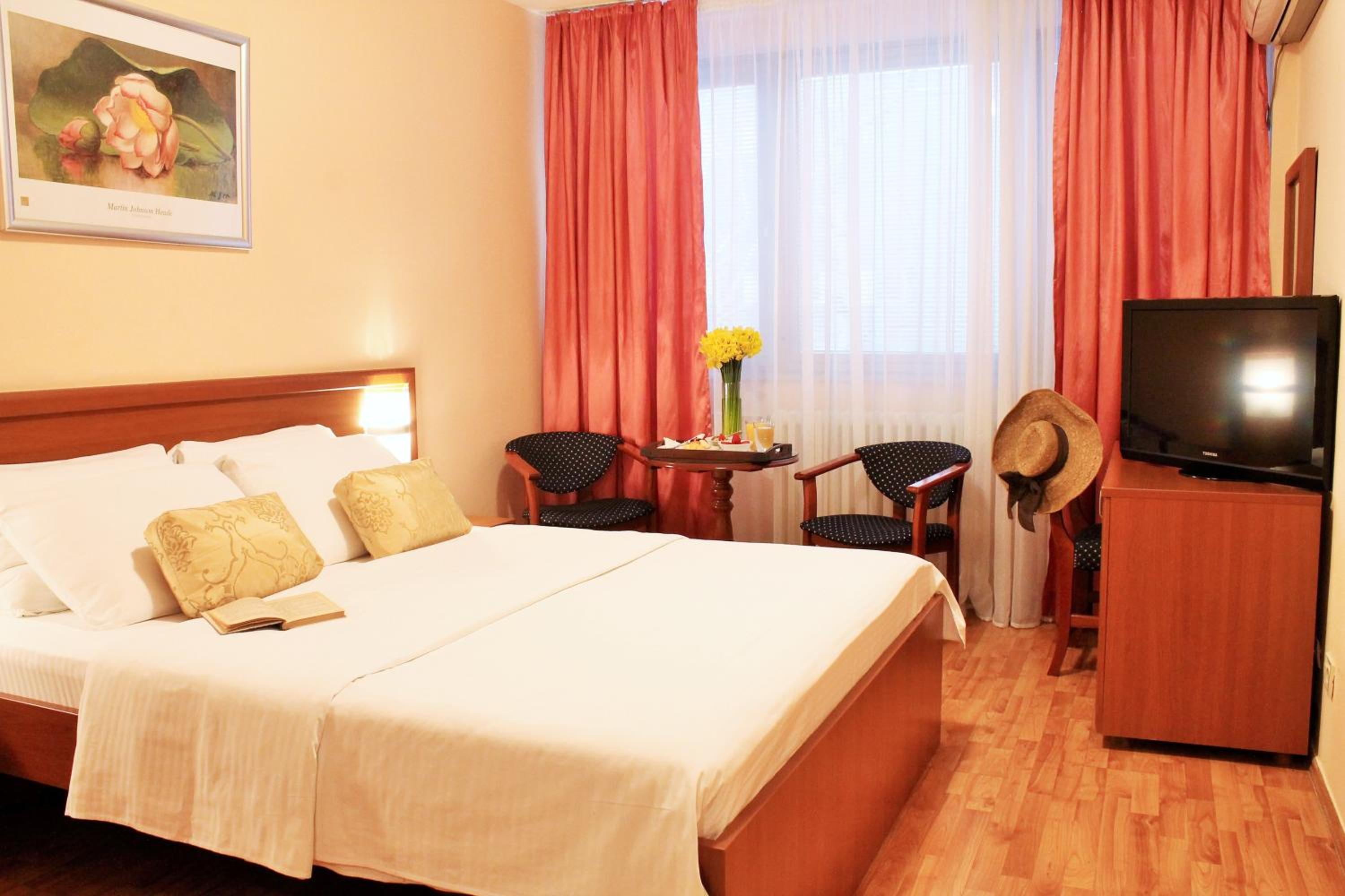 Double or Twin Room - Photo 1