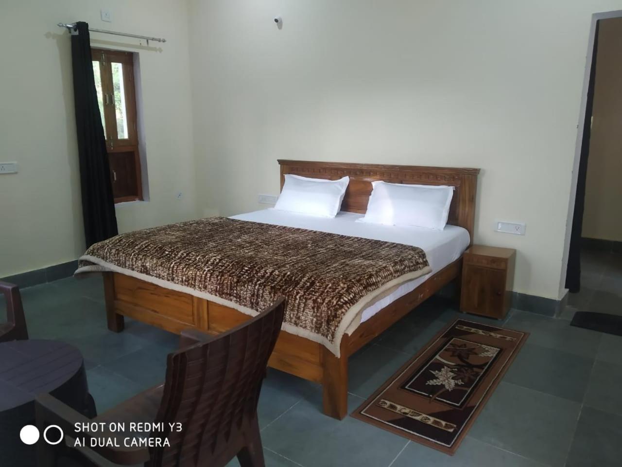 Double Room with Private Bathroom - Photo 8
