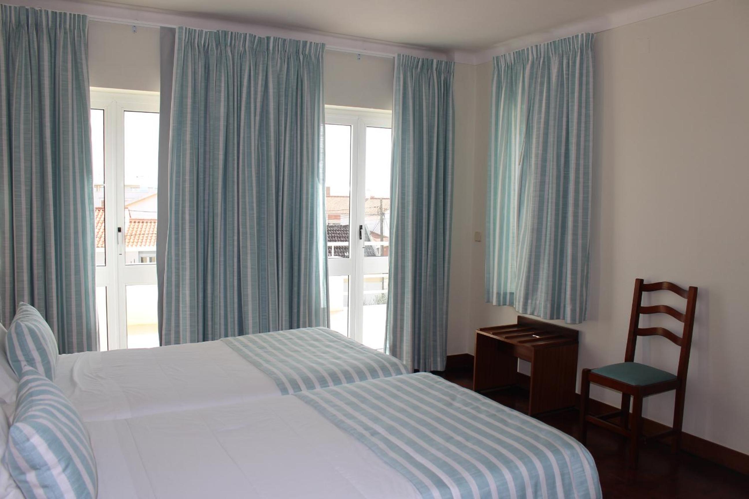 Twin Room - Photo 3