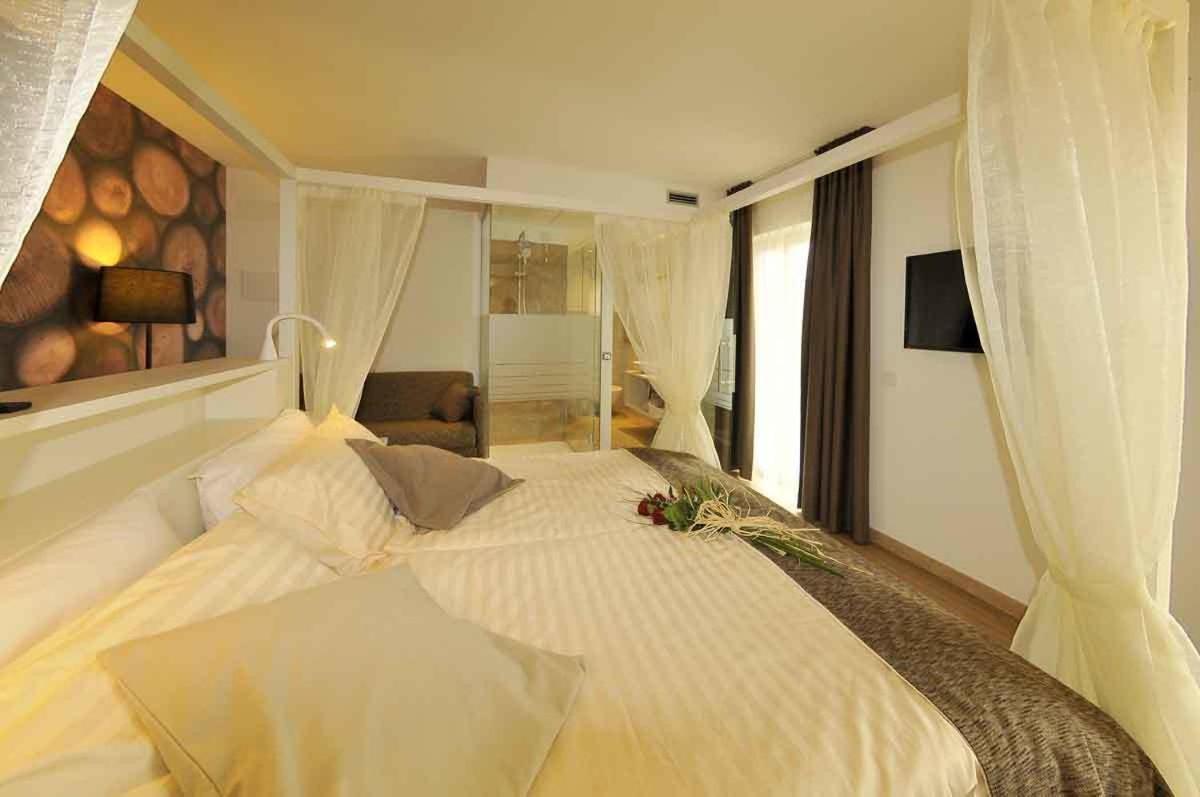 Superior Deluxe Double Room  - Photo 16