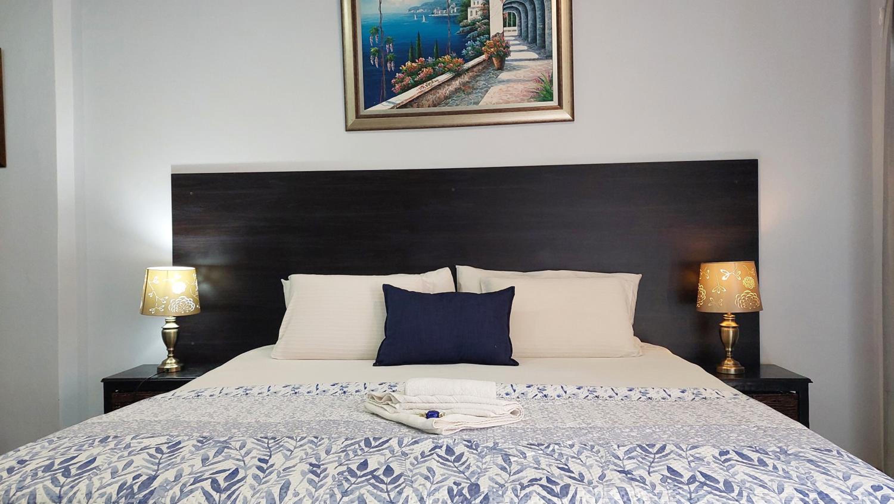 Deluxe Double or Twin Room - Photo 9