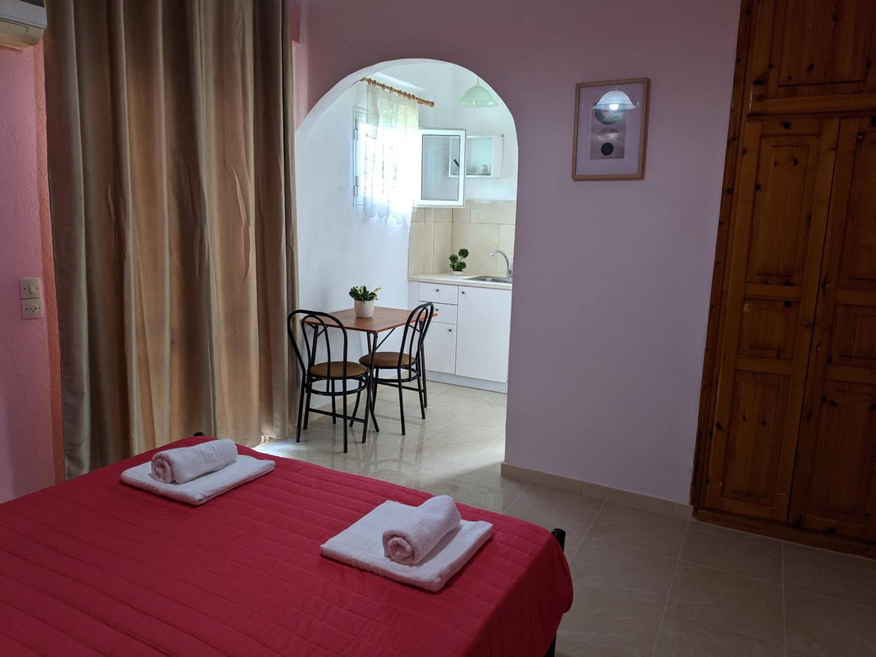Double Room with Garden View - Photo 4