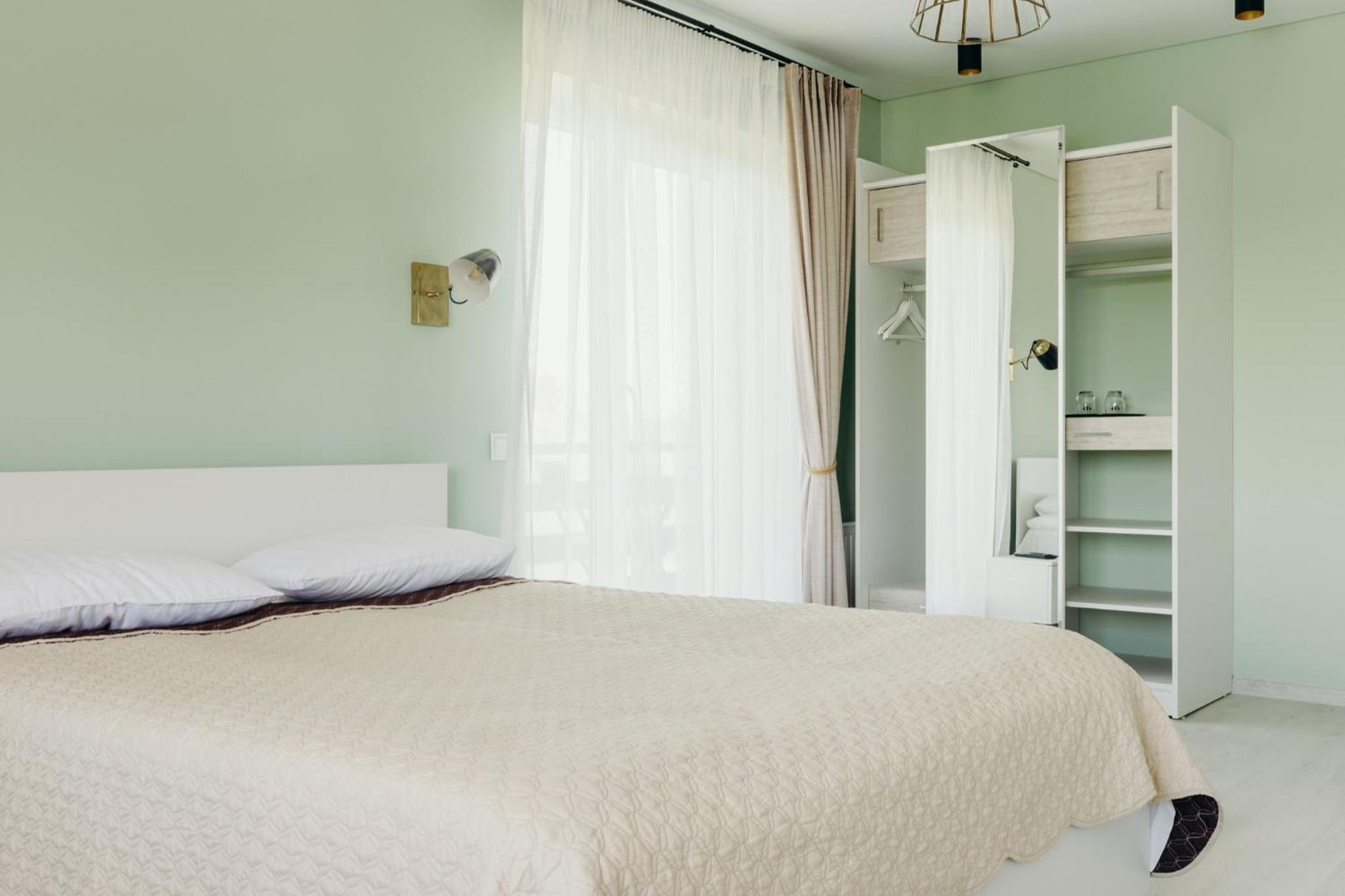Double Room with Balcony - Photo 2