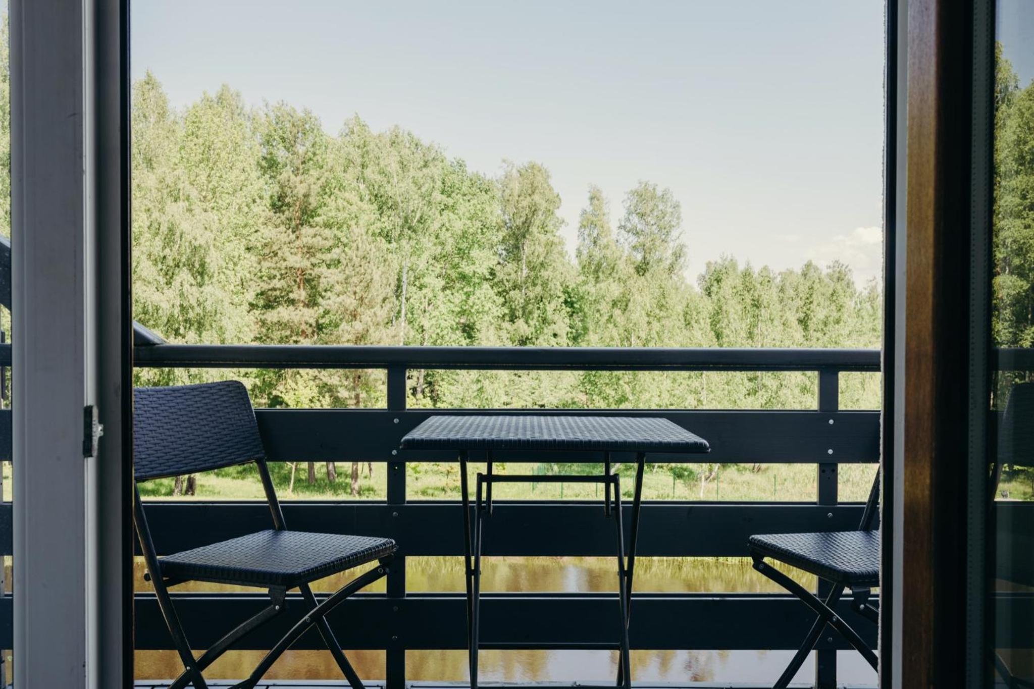 Double Room with Balcony - Photo 8