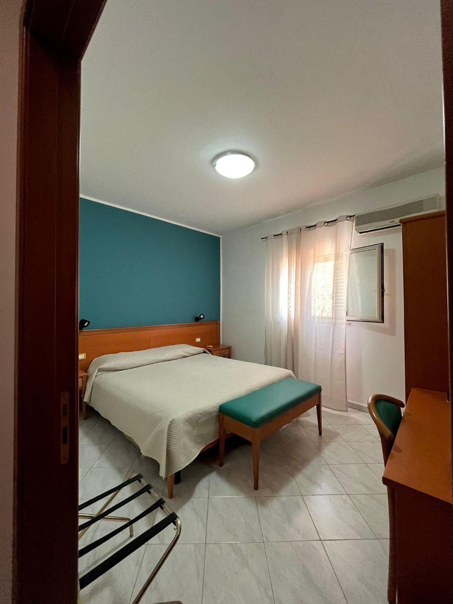 Double Room - Photo 2