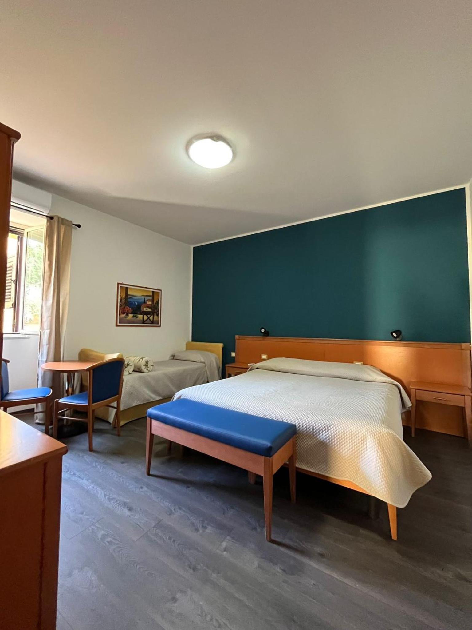 Triple Room - Photo 1
