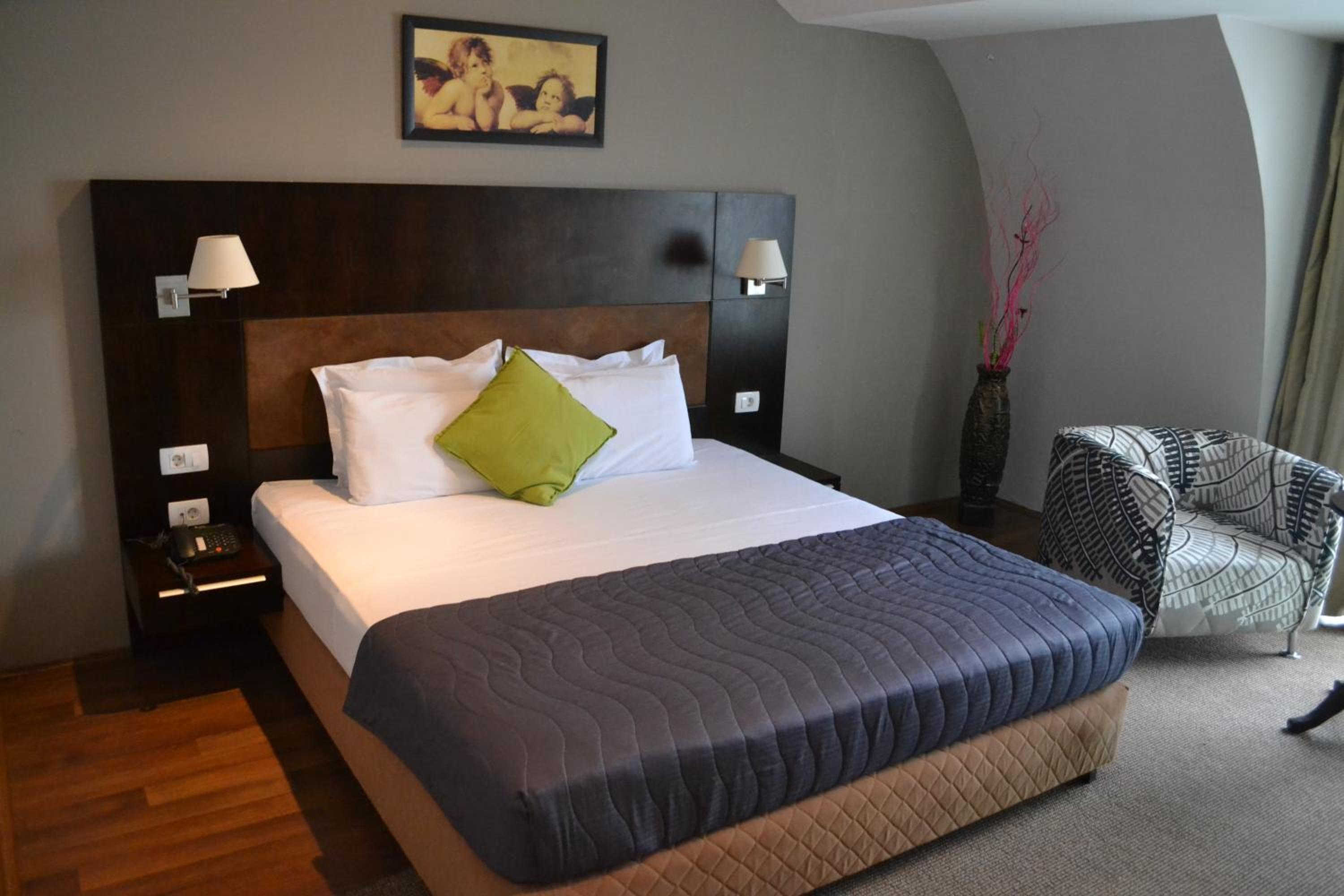 Deluxe Double Room with Spa Bath  - Photo 11