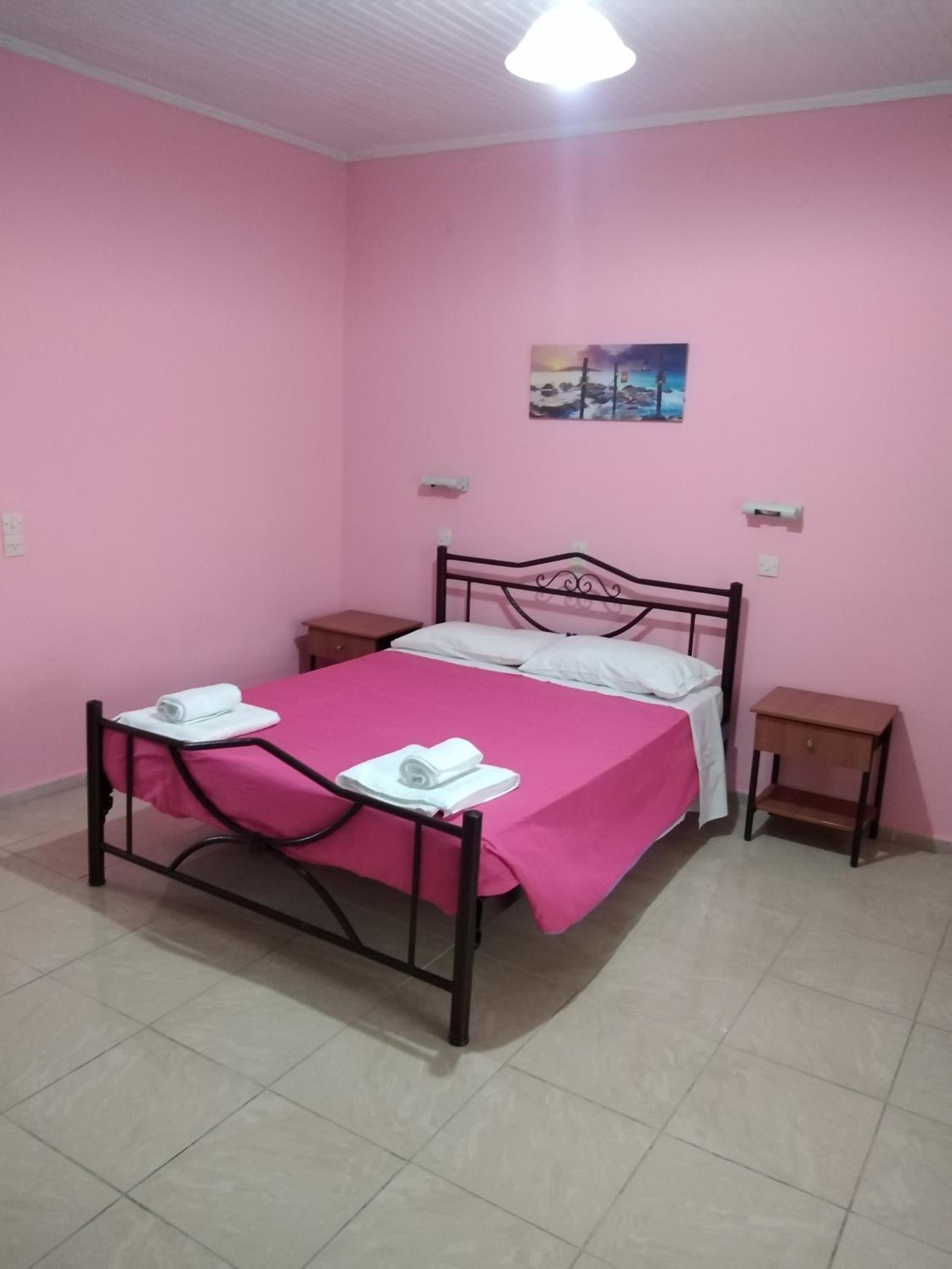 Double Room - Photo 2