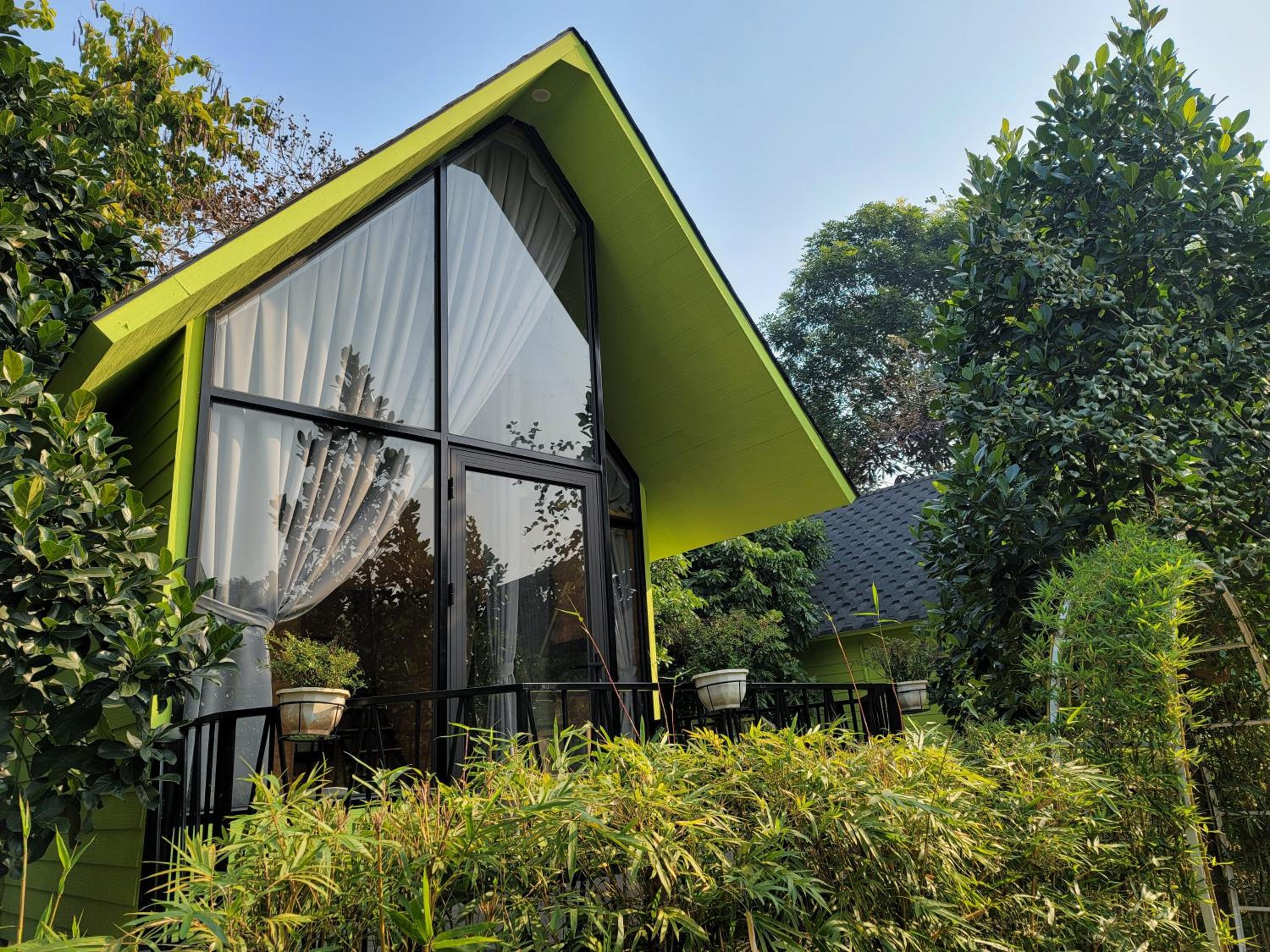 Bungalow with Garden View photo 1
