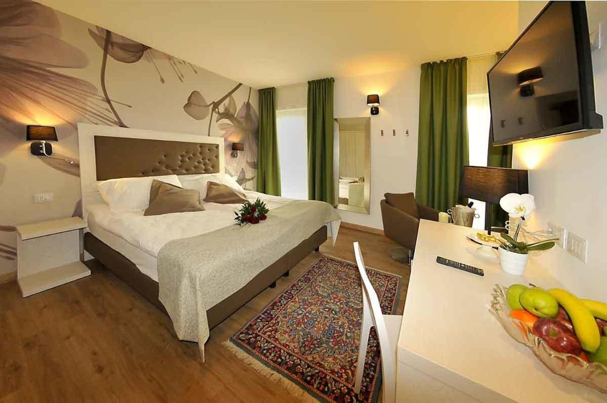 Superior Deluxe Double Room  - Photo 18