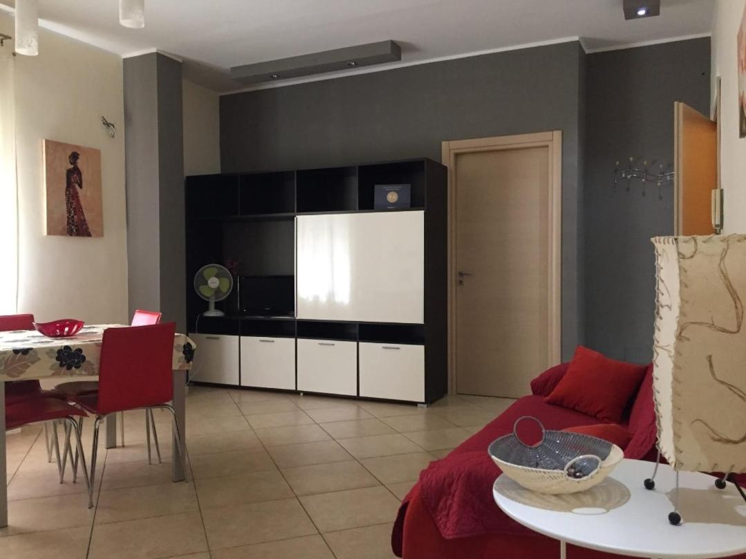 Apartment with Mountain View - Photo 1